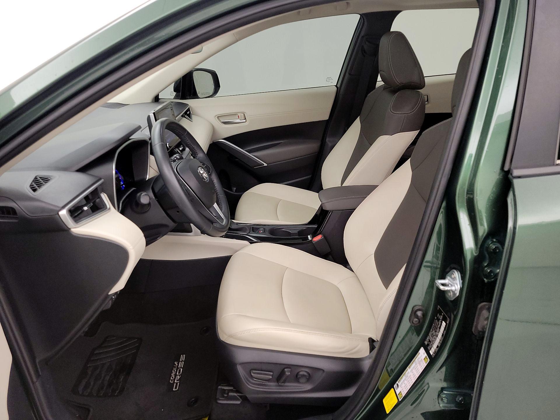 Thumbnail: 2022 Toyota Corolla Cross - 11