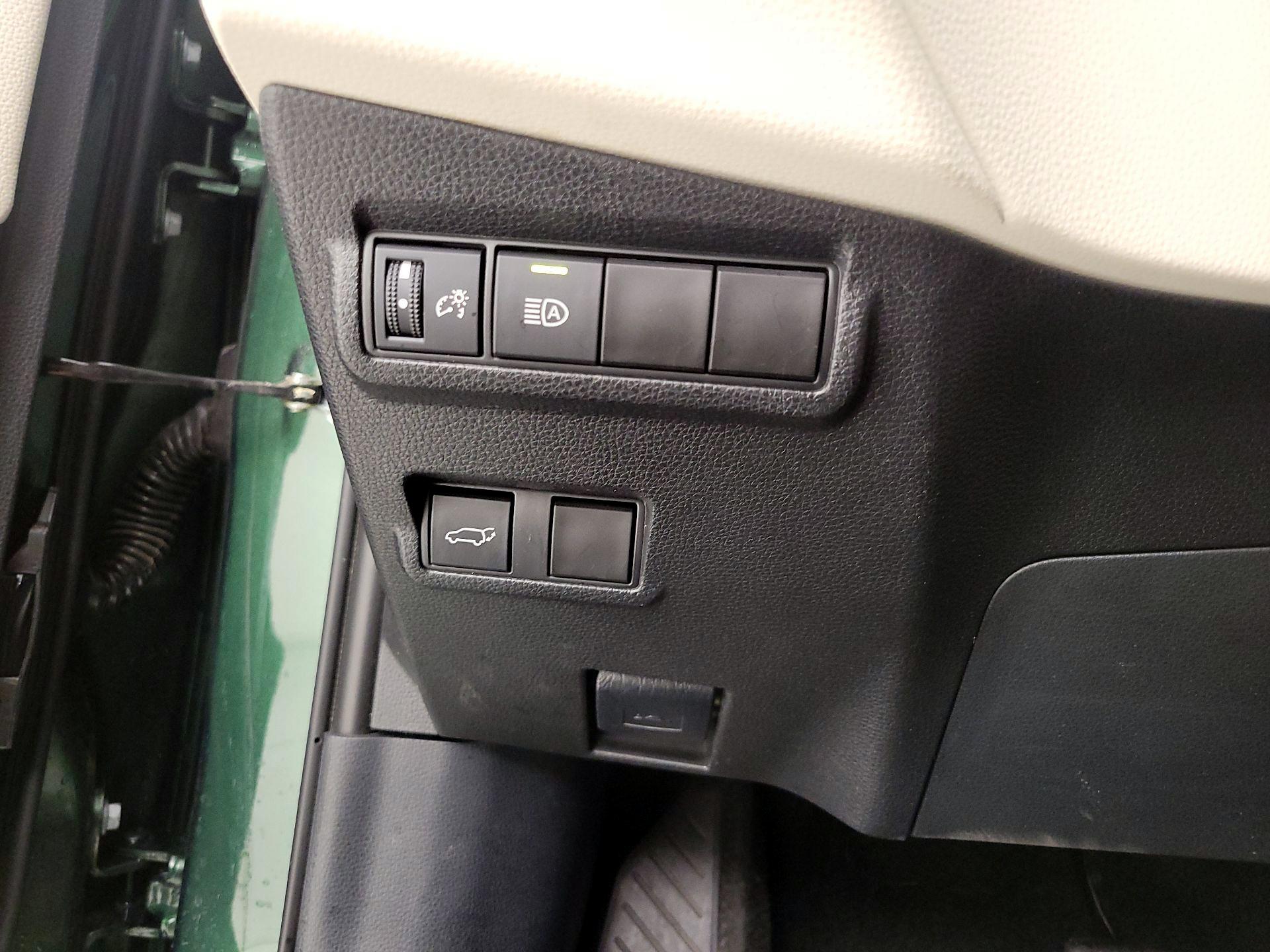 Thumbnail: 2022 Toyota Corolla Cross - 13