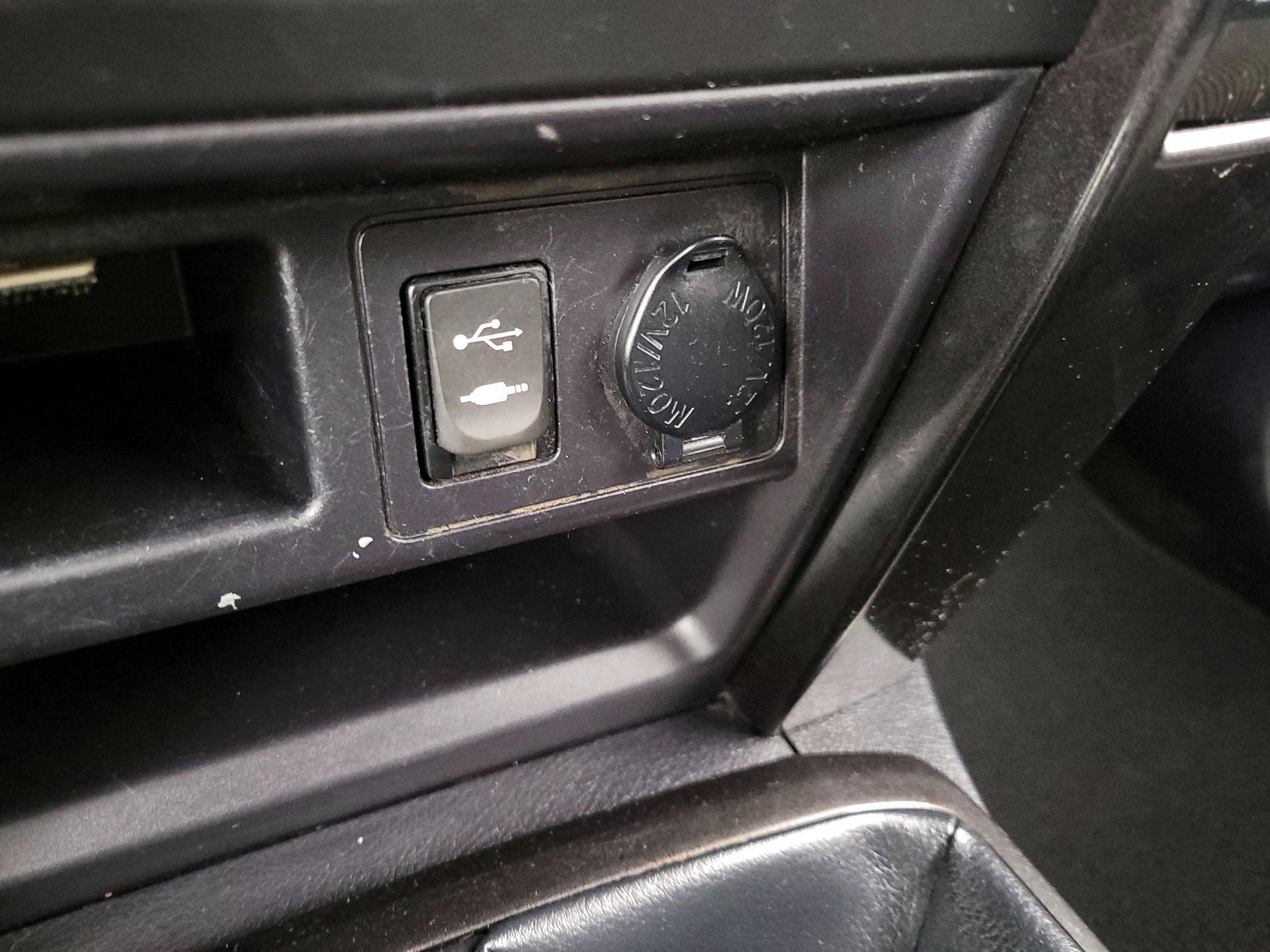 Thumbnail: 2015 Toyota 4Runner - 17