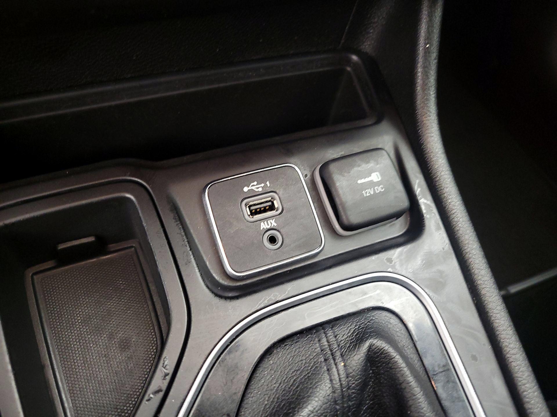 Thumbnail: 2021 Jeep Cherokee - 18