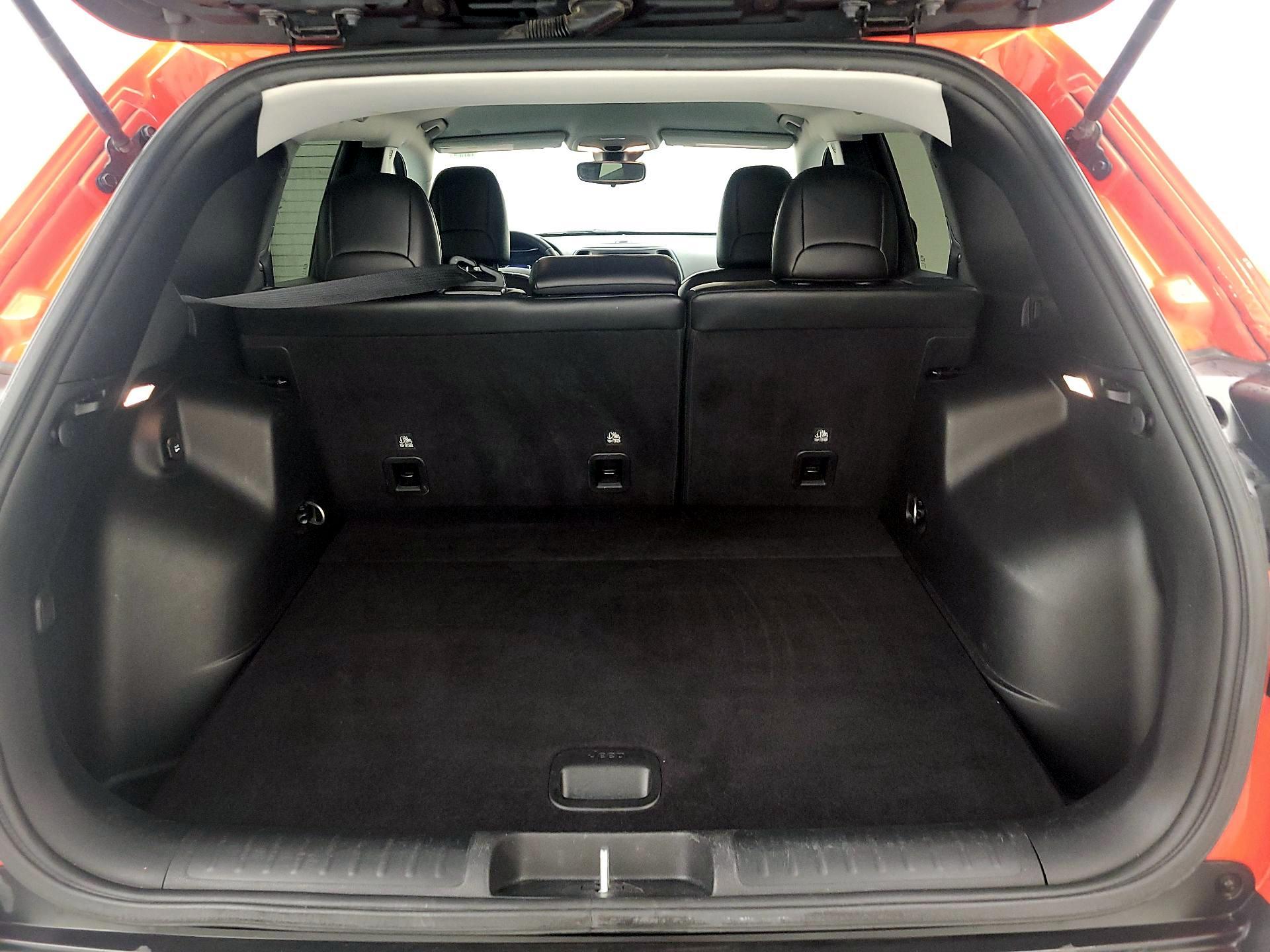 Thumbnail: 2021 Jeep Cherokee - 20