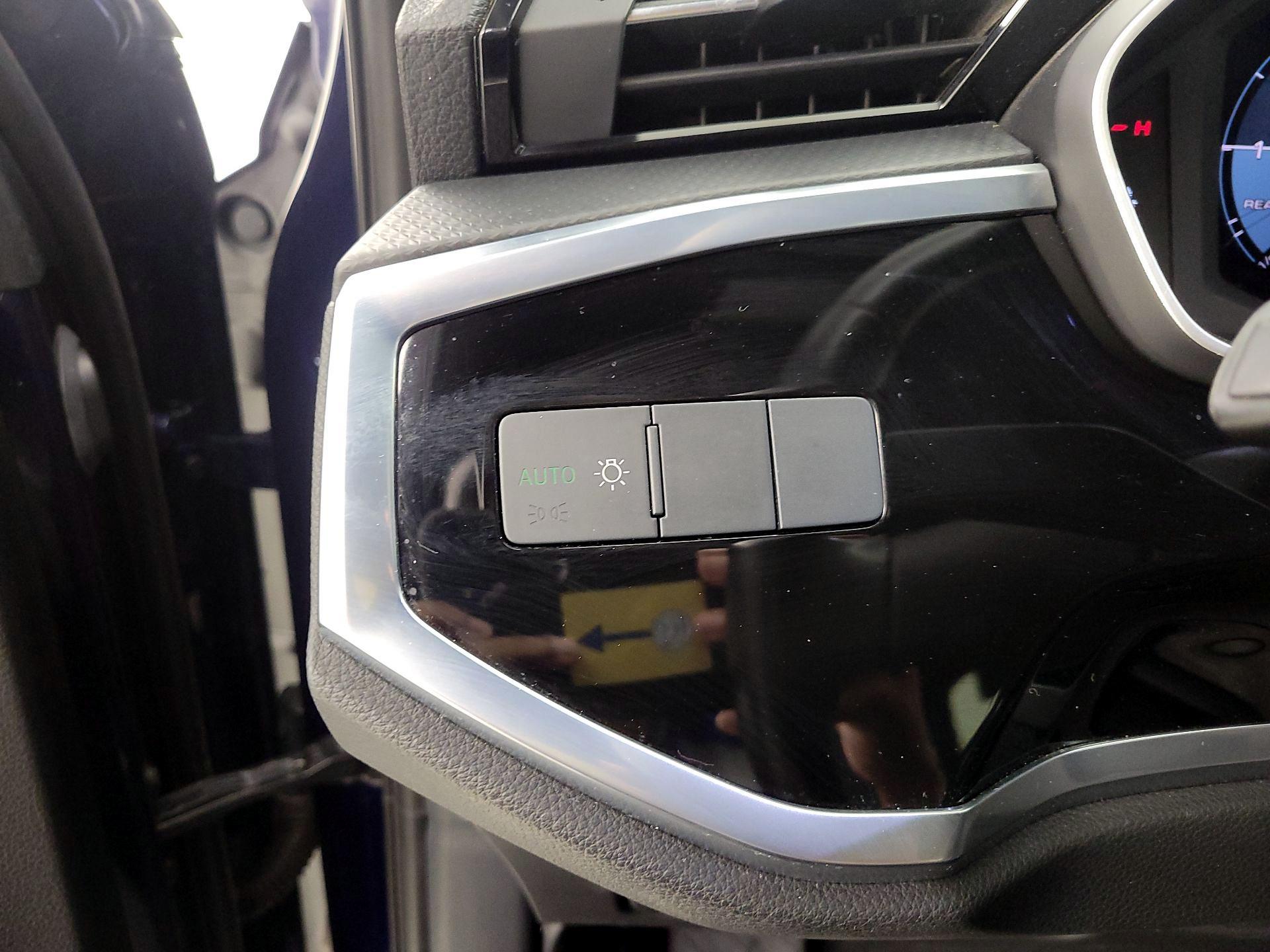 Thumbnail: 2022 Audi Q3 - 11