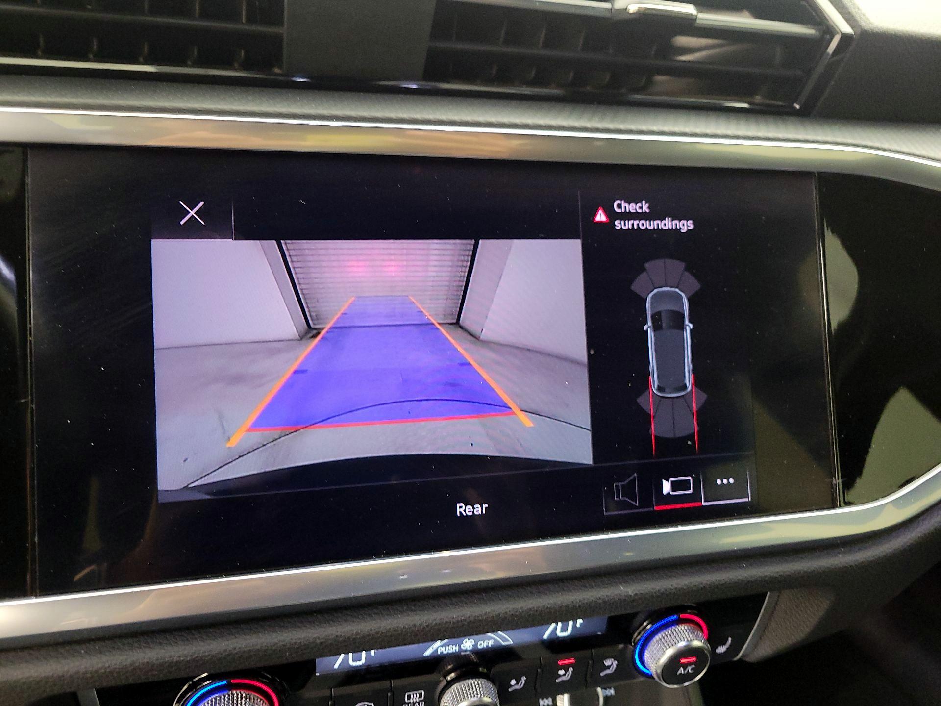 Thumbnail: 2022 Audi Q3 - 12