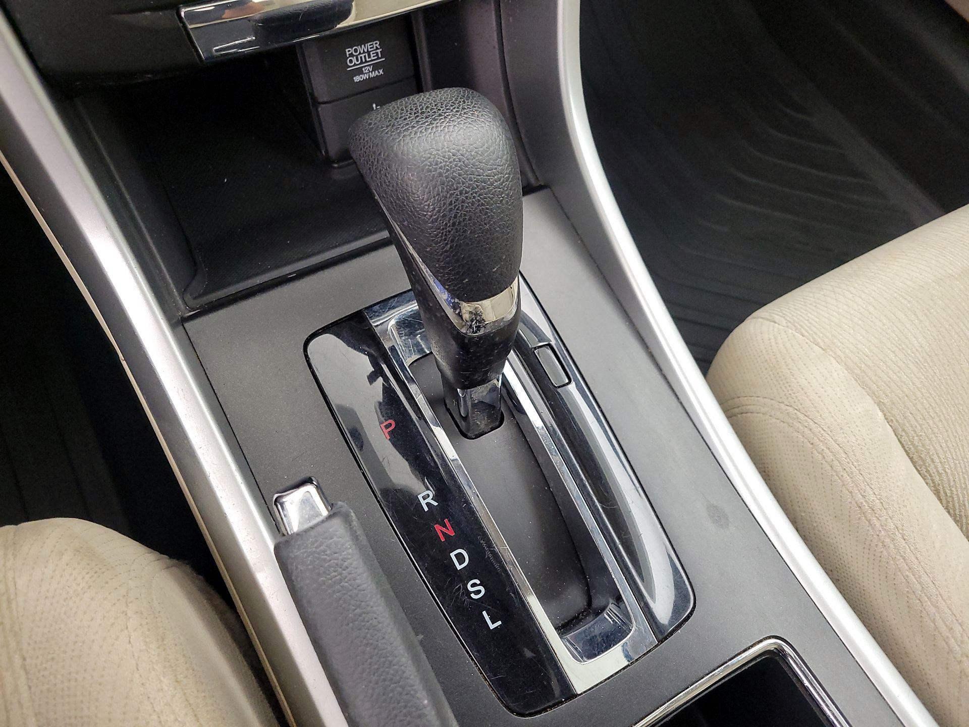 Thumbnail: 2015 Honda Accord - 15