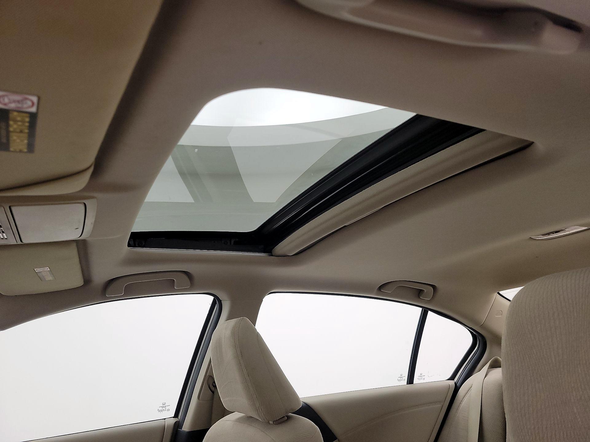 Thumbnail: 2015 Honda Accord - 17