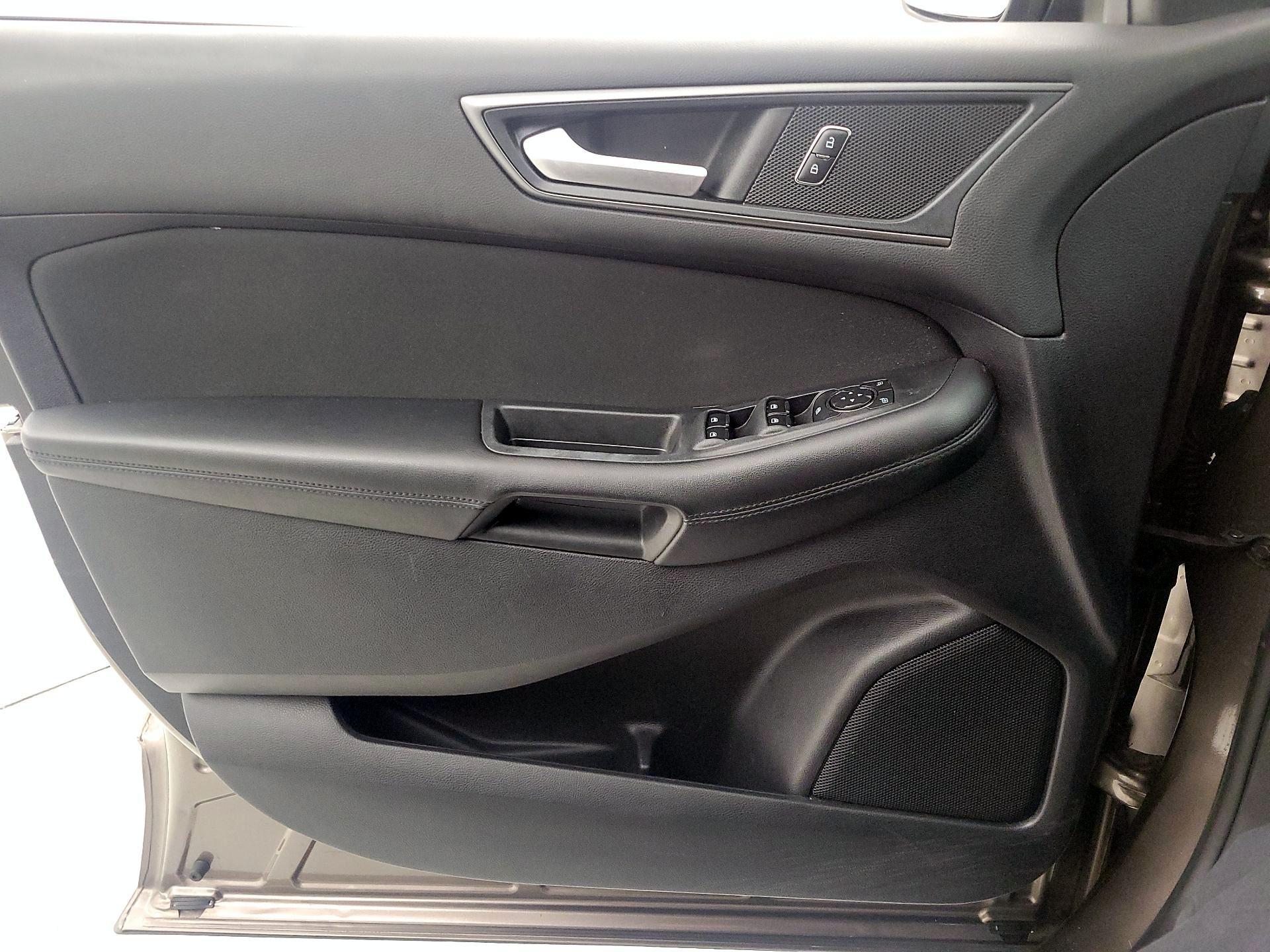 Thumbnail: 2019 Ford Edge - 12