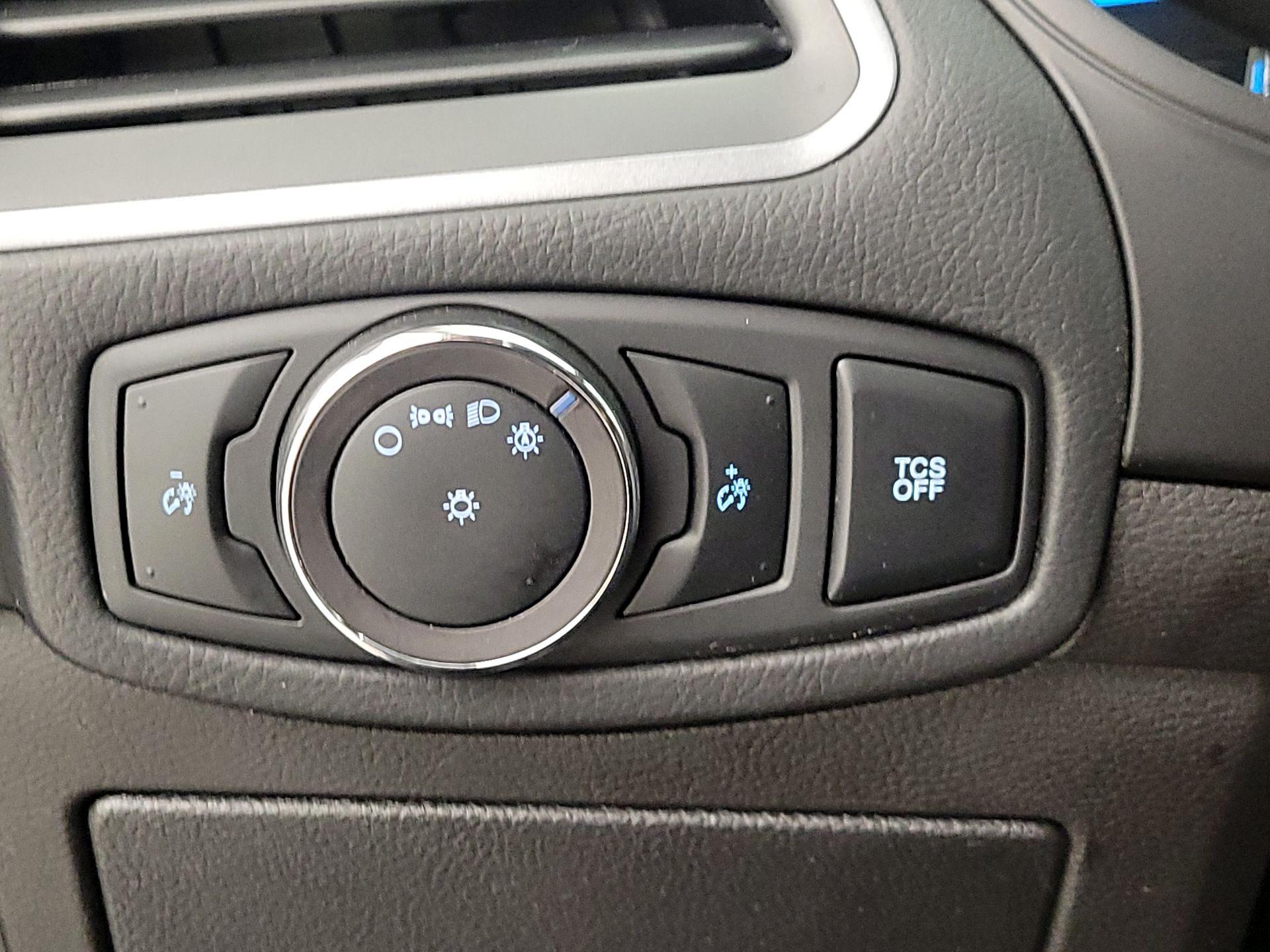 Thumbnail: 2019 Ford Edge - 13