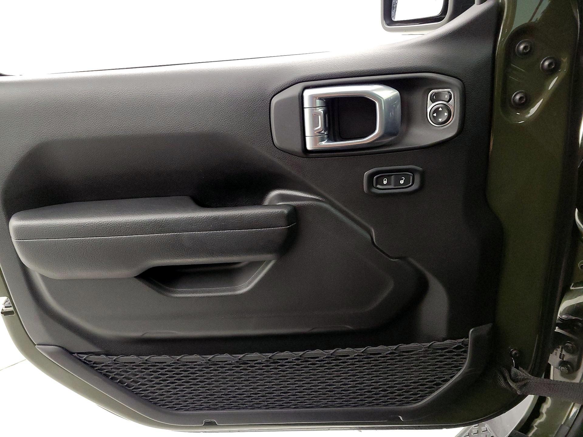 Thumbnail: 2023 Jeep Gladiator - 12