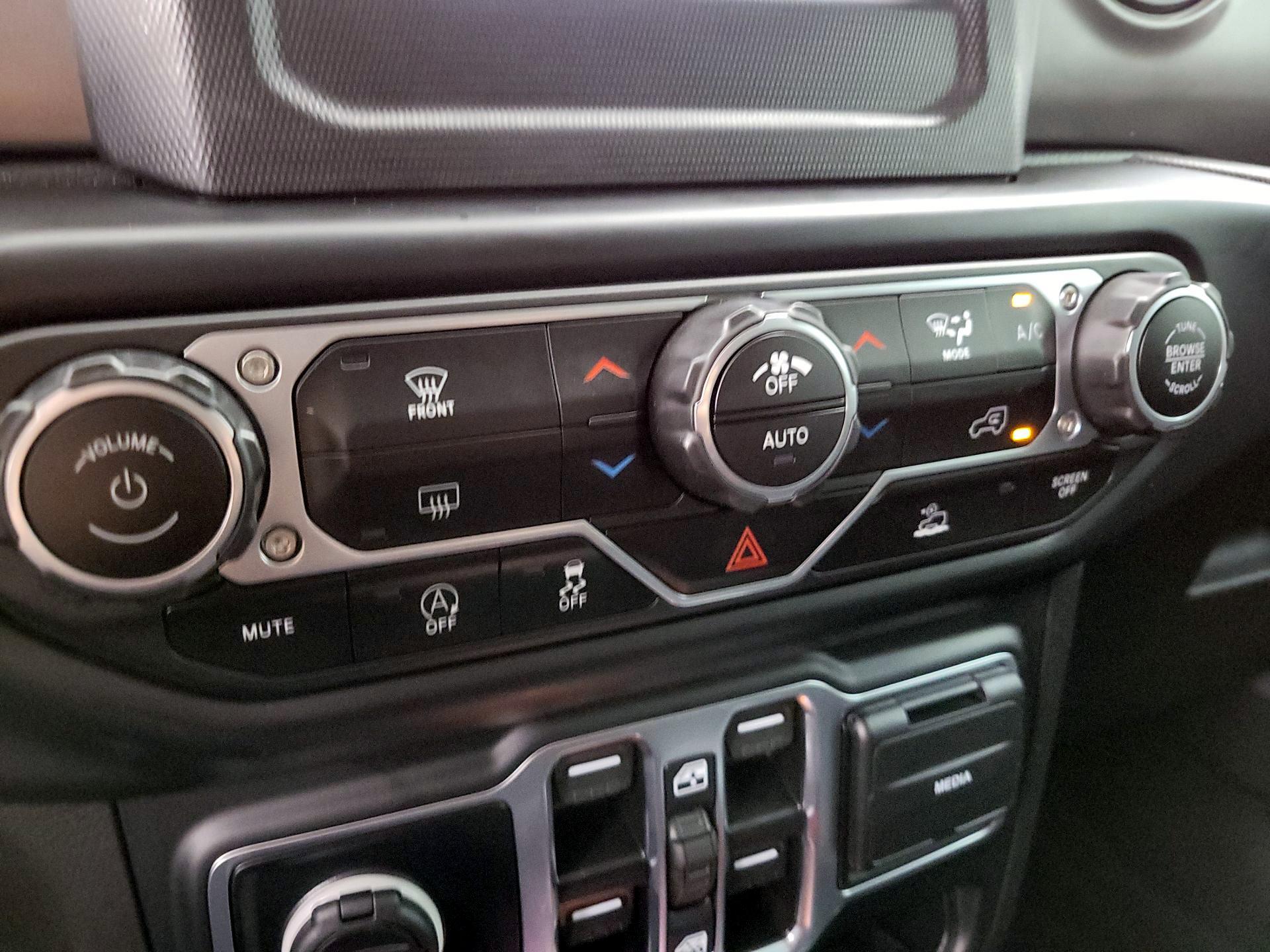 Thumbnail: 2023 Jeep Gladiator - 16