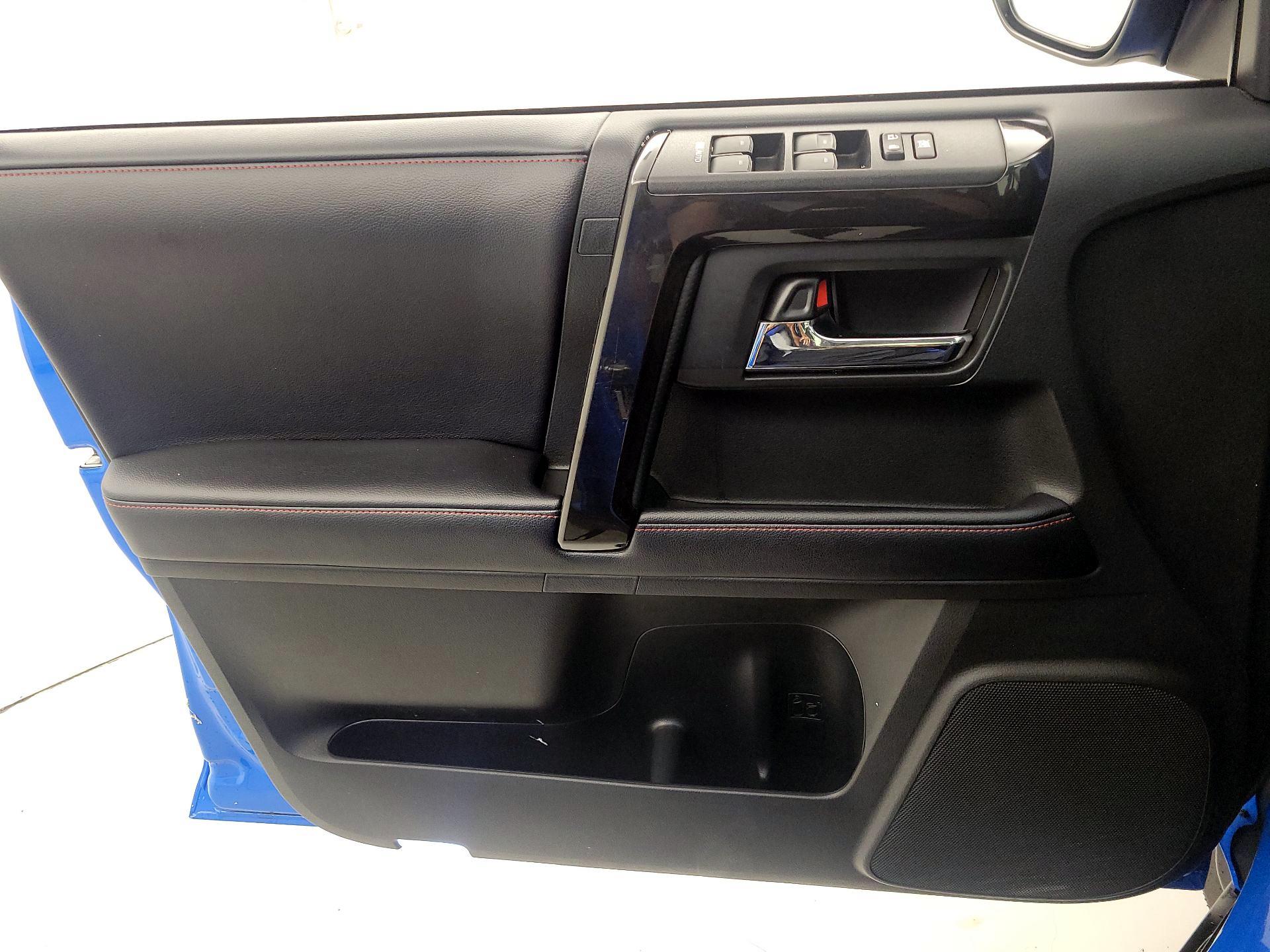 Thumbnail: 2019 Toyota 4Runner - 12