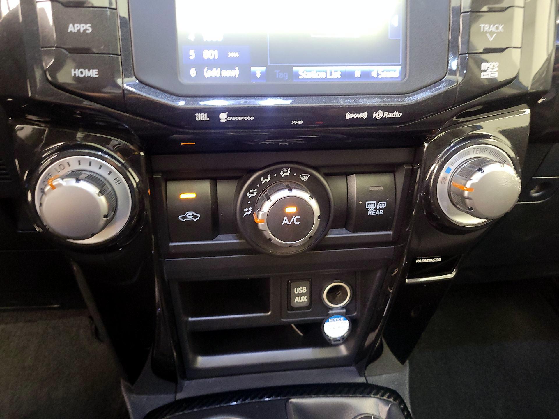 Thumbnail: 2019 Toyota 4Runner - 17