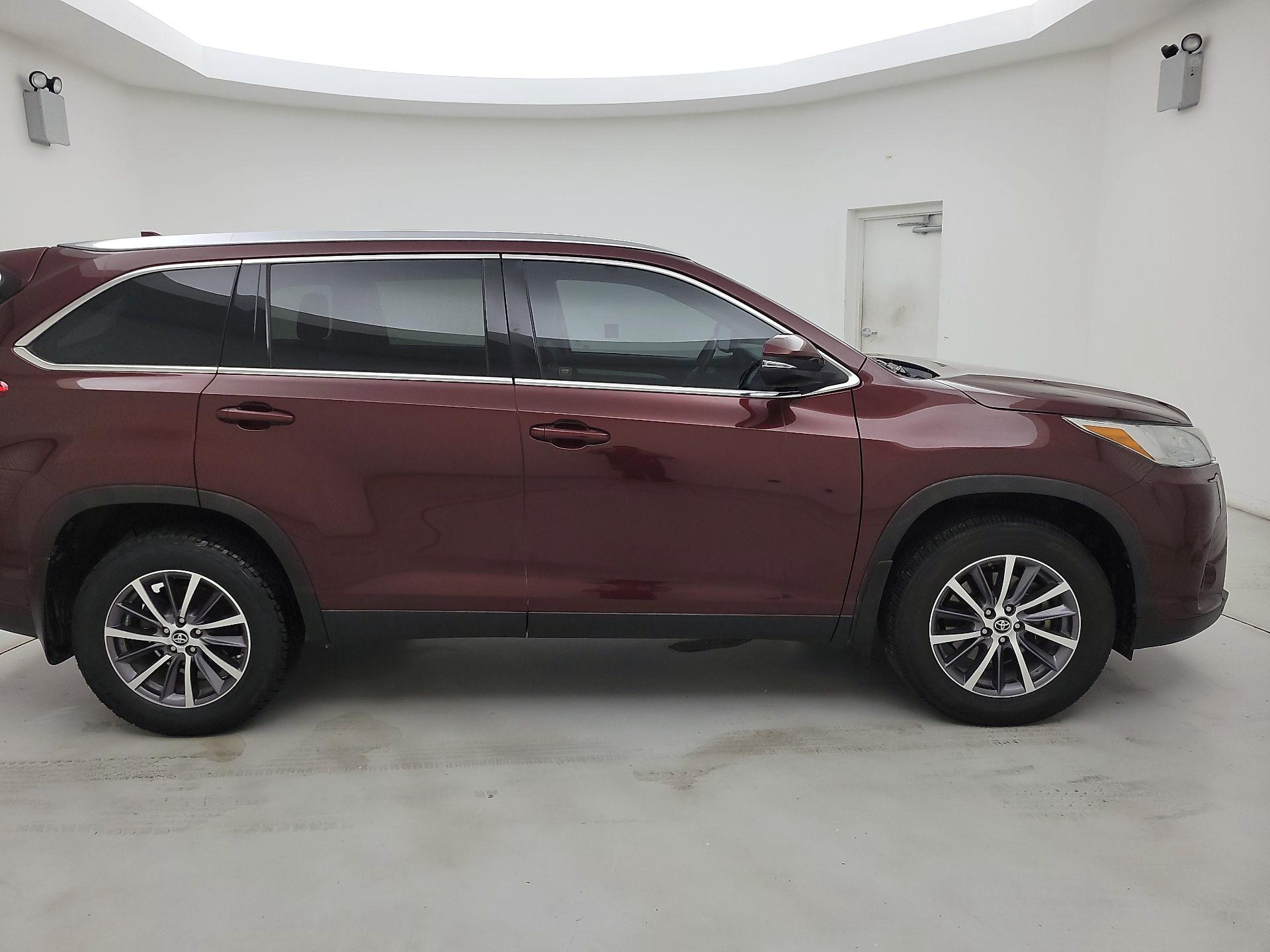 Thumbnail: 2019 Toyota Highlander - 4