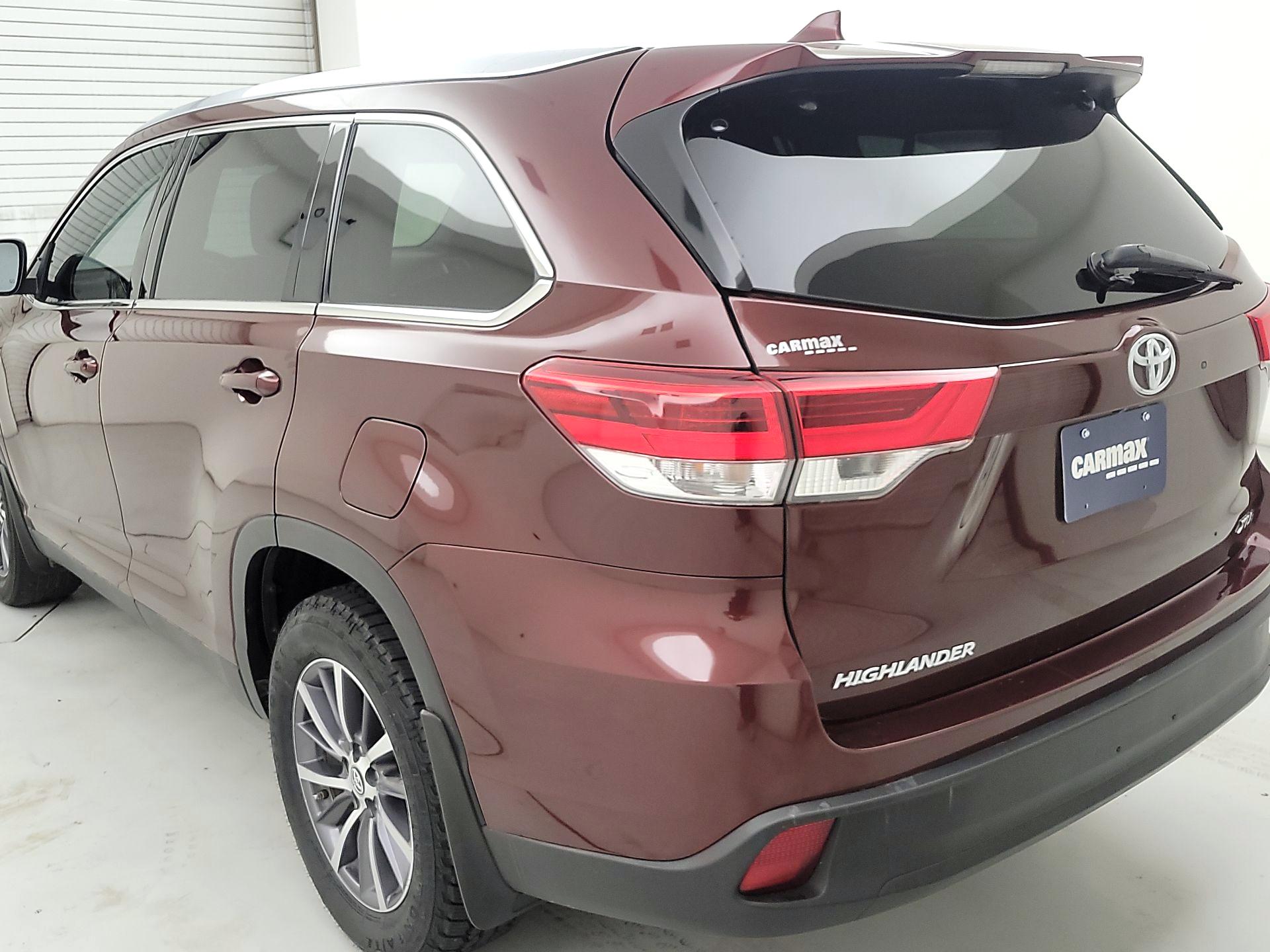 Thumbnail: 2019 Toyota Highlander - 7