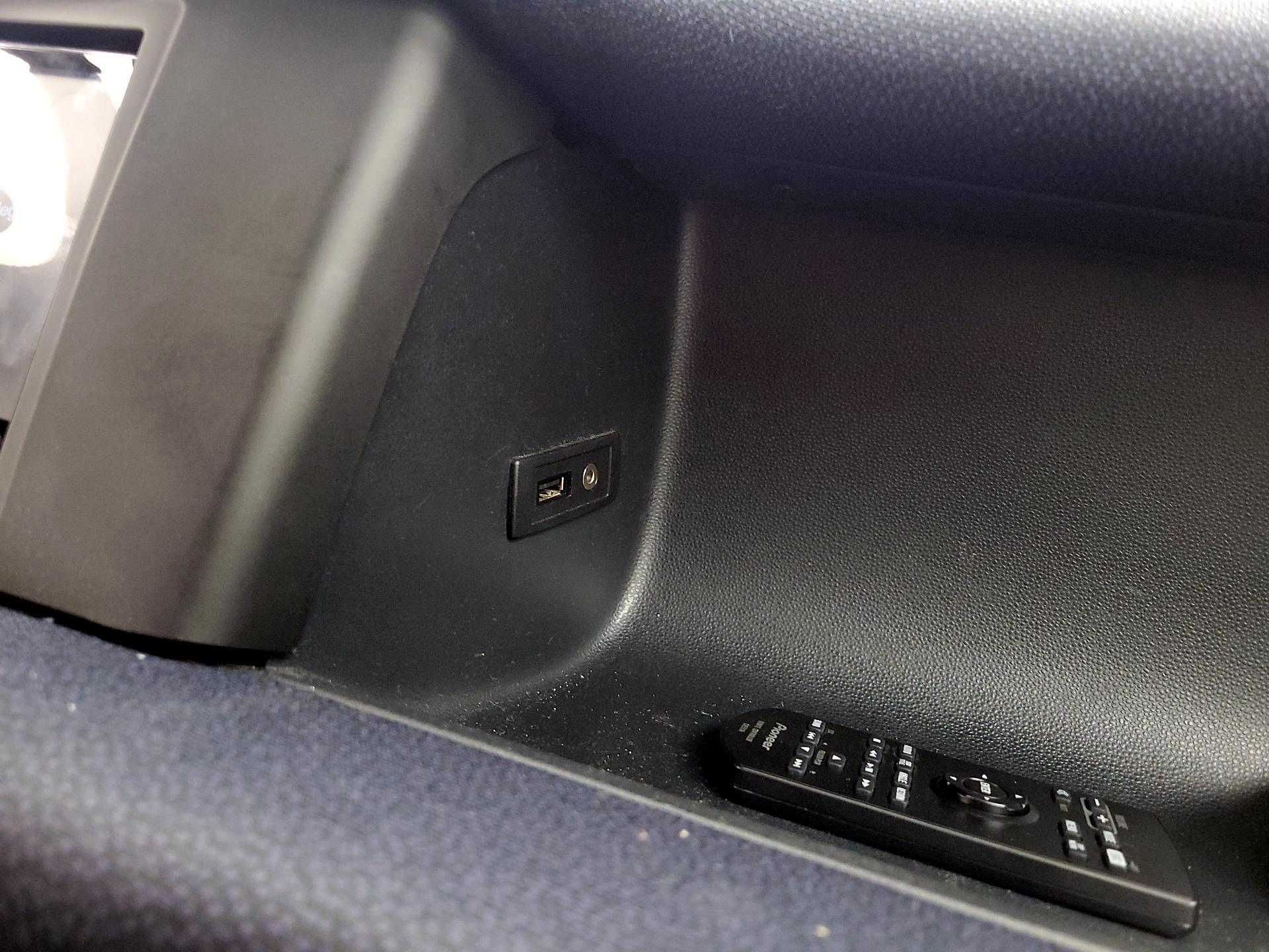 Thumbnail: 2015 smart fortwo - 16