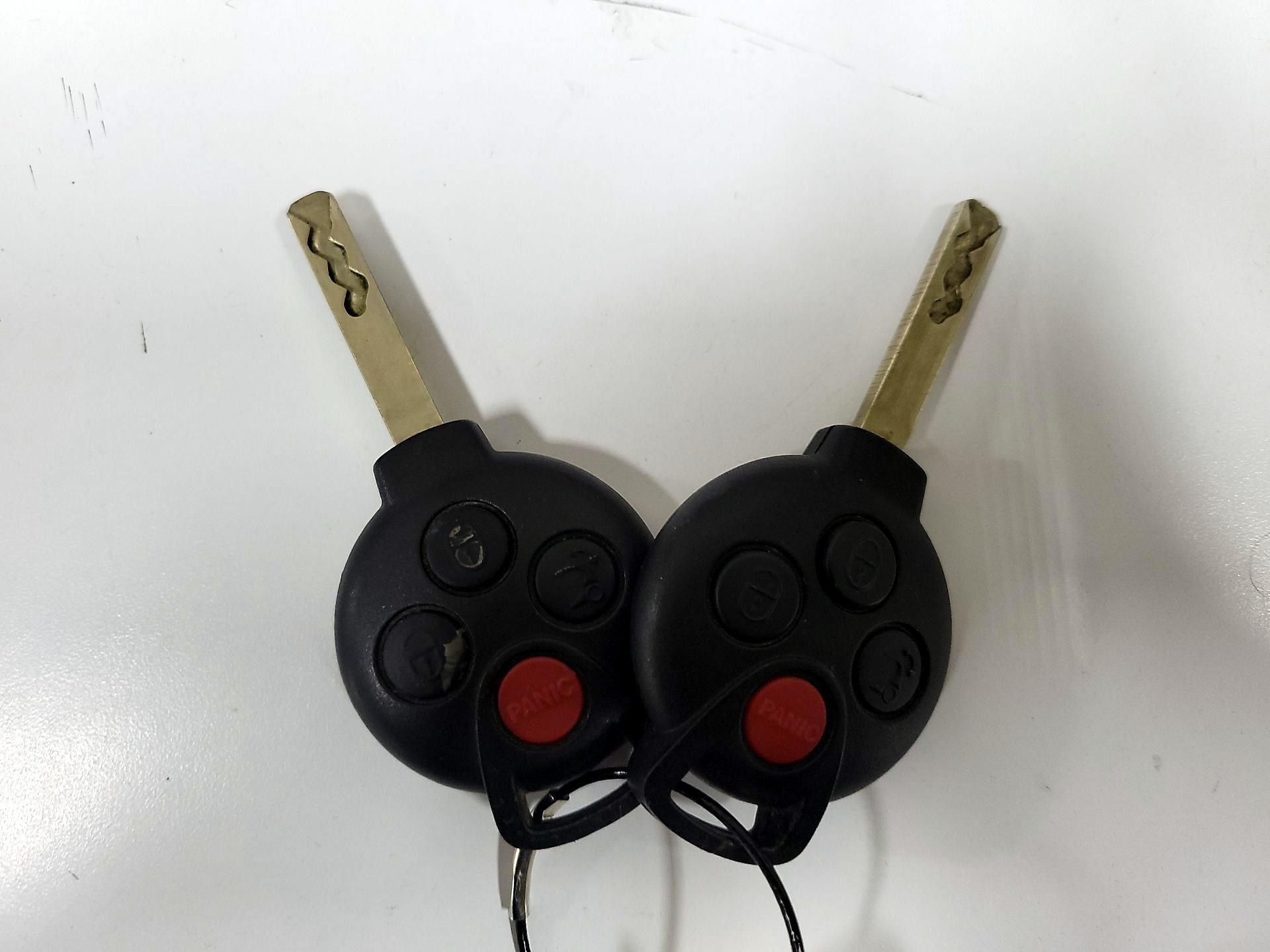 Thumbnail: 2015 smart fortwo - 19