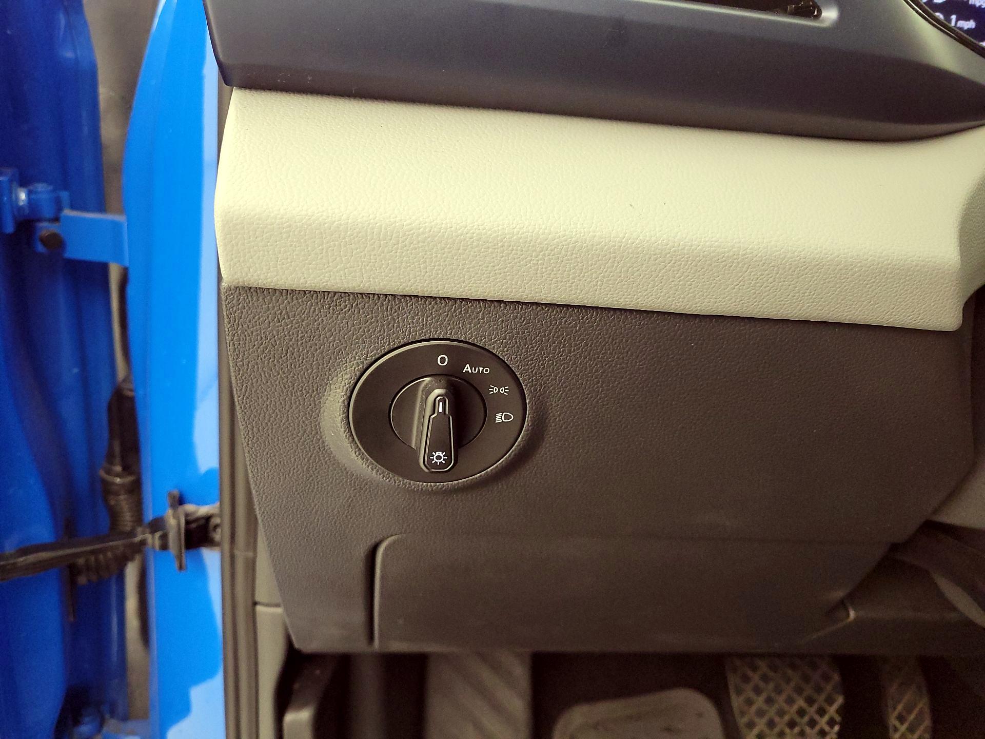 Thumbnail: 2022 Volkswagen Taos - 11