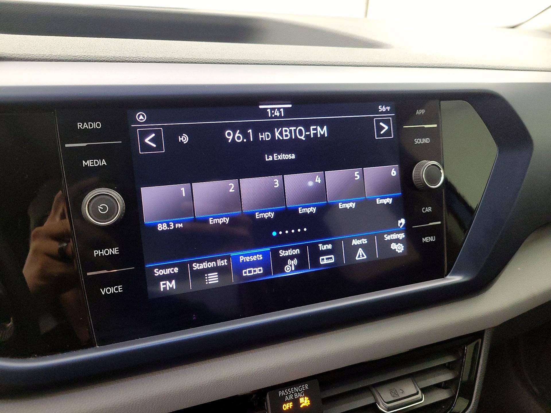 Thumbnail: 2022 Volkswagen Taos - 13