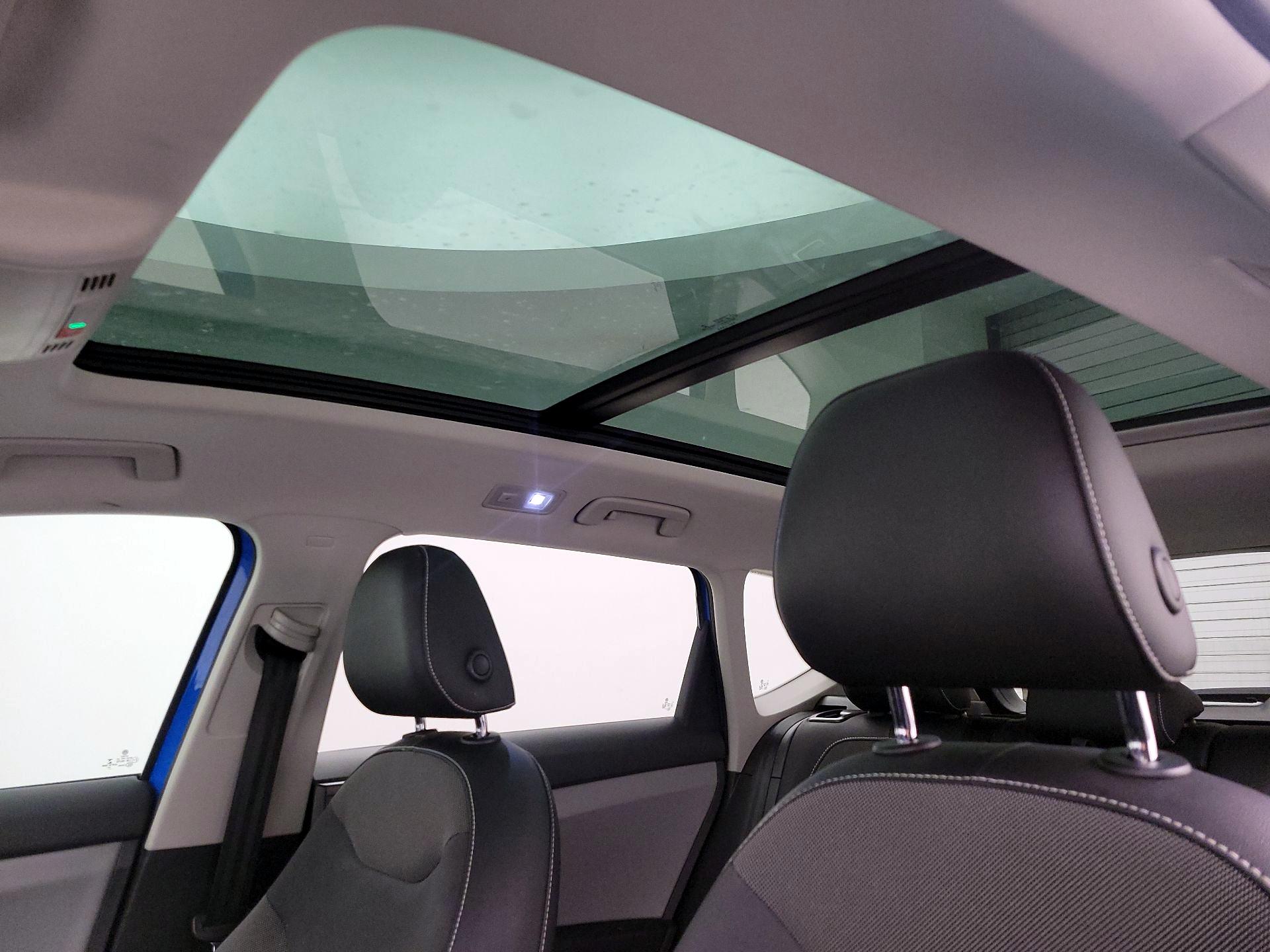 Thumbnail: 2022 Volkswagen Taos - 17