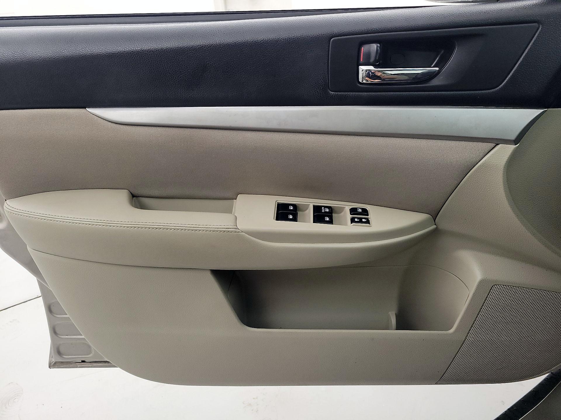 Thumbnail: 2014 Subaru Outback - 10