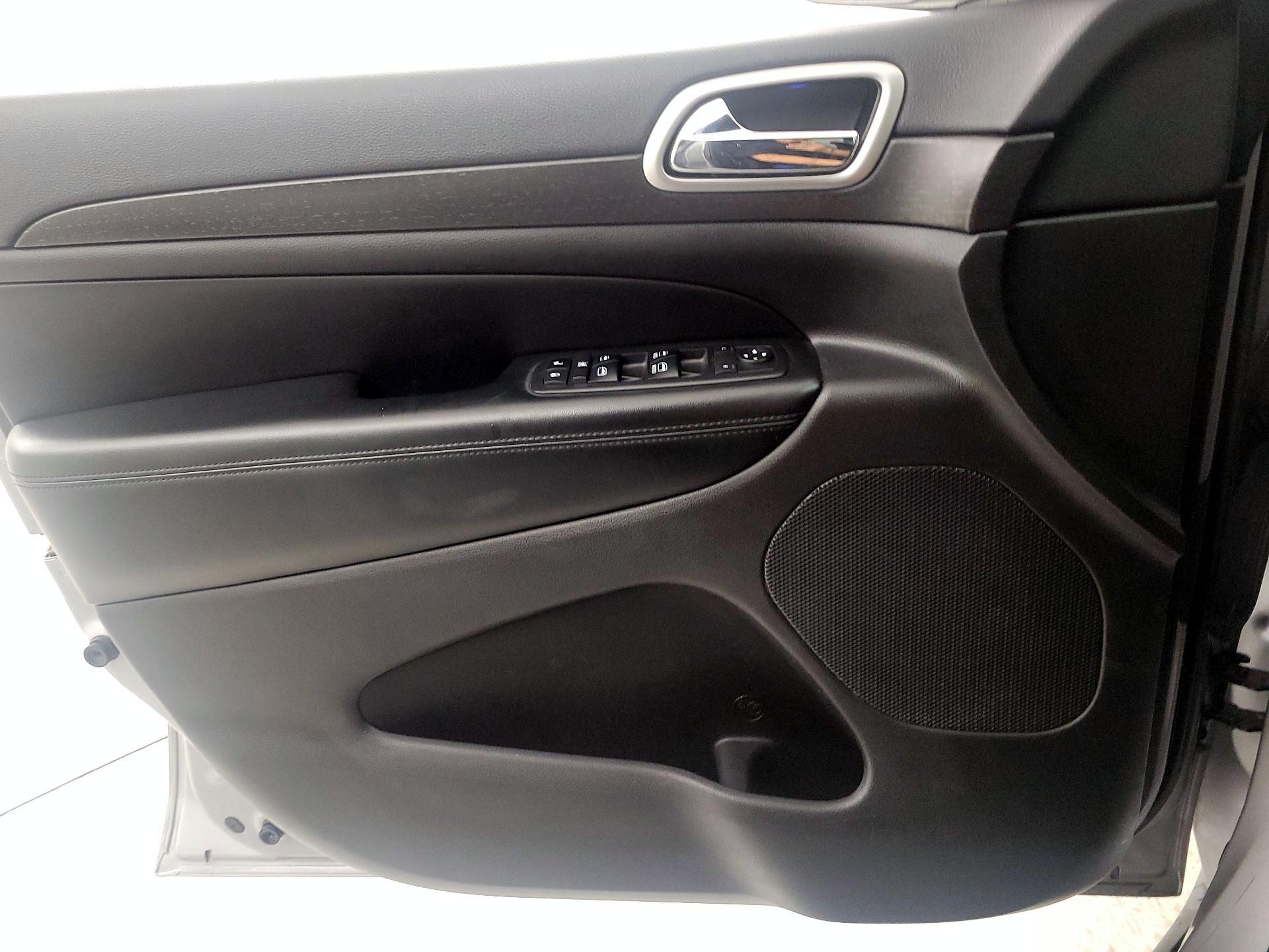 Thumbnail: 2018 Jeep Grand Cherokee - 10