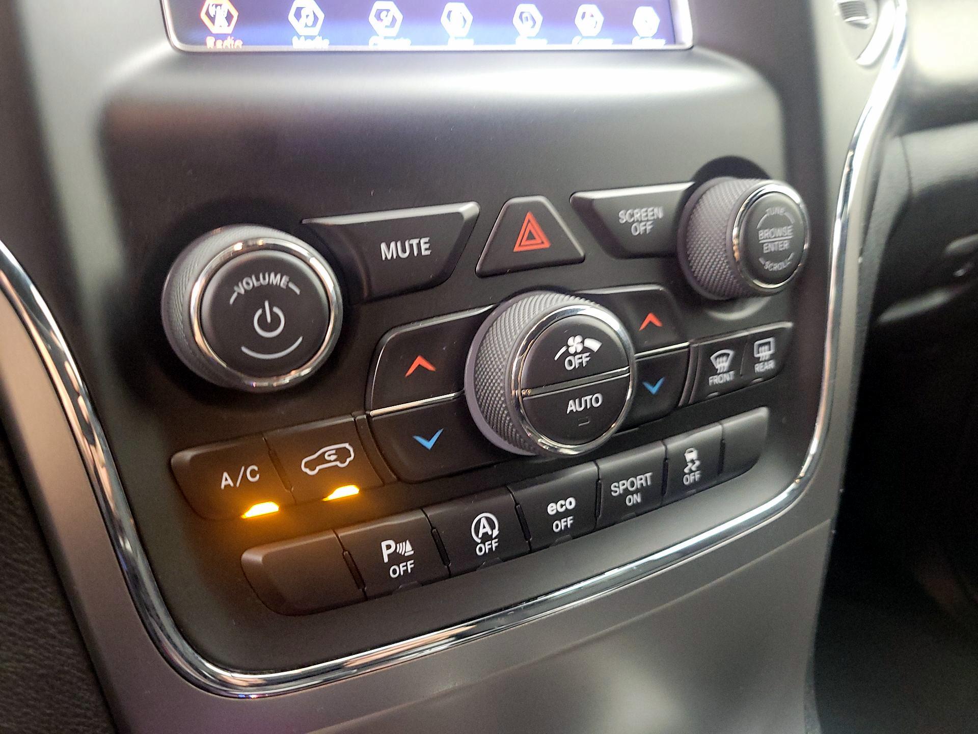 Thumbnail: 2018 Jeep Grand Cherokee - 14