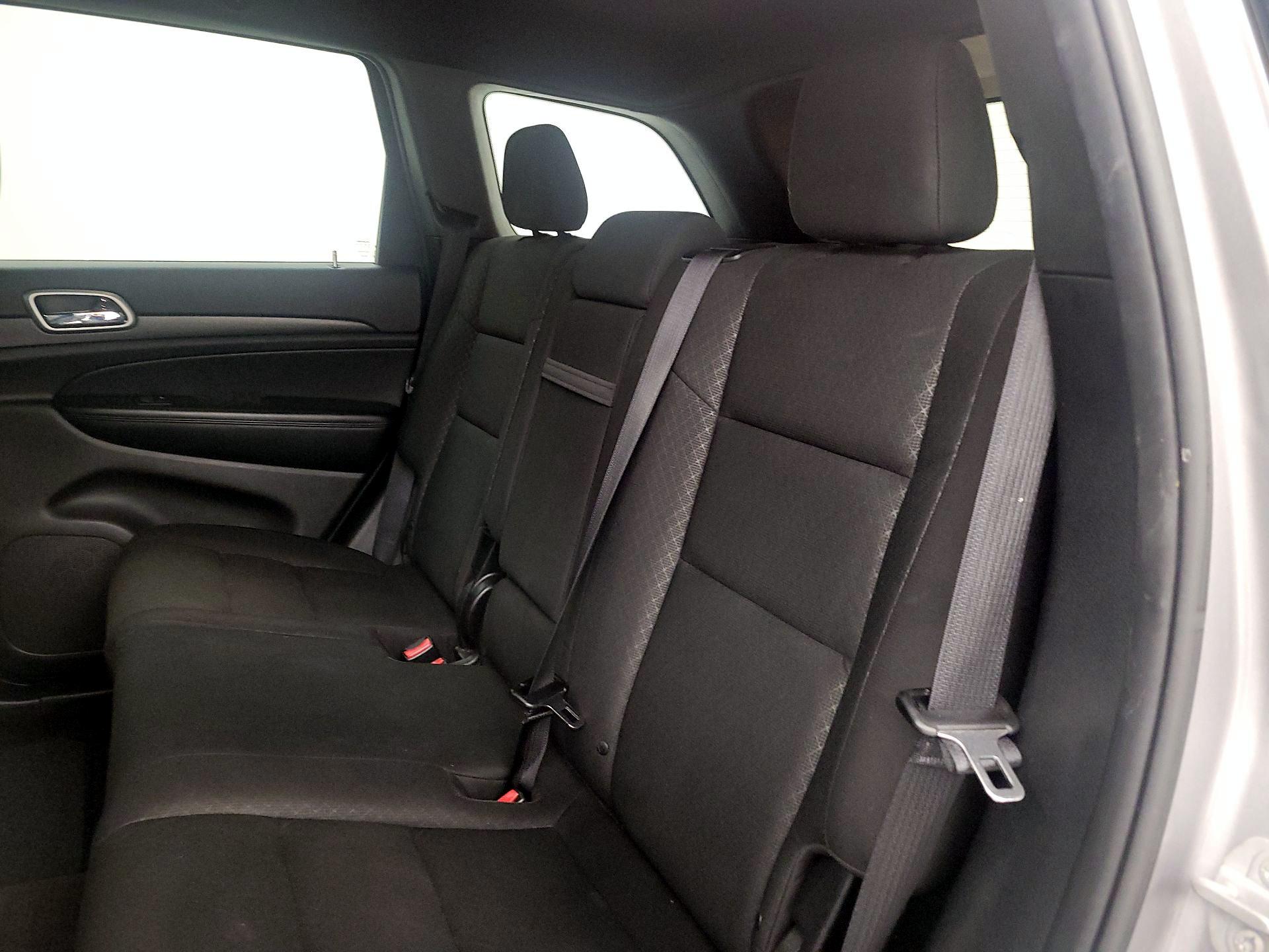 Thumbnail: 2018 Jeep Grand Cherokee - 17