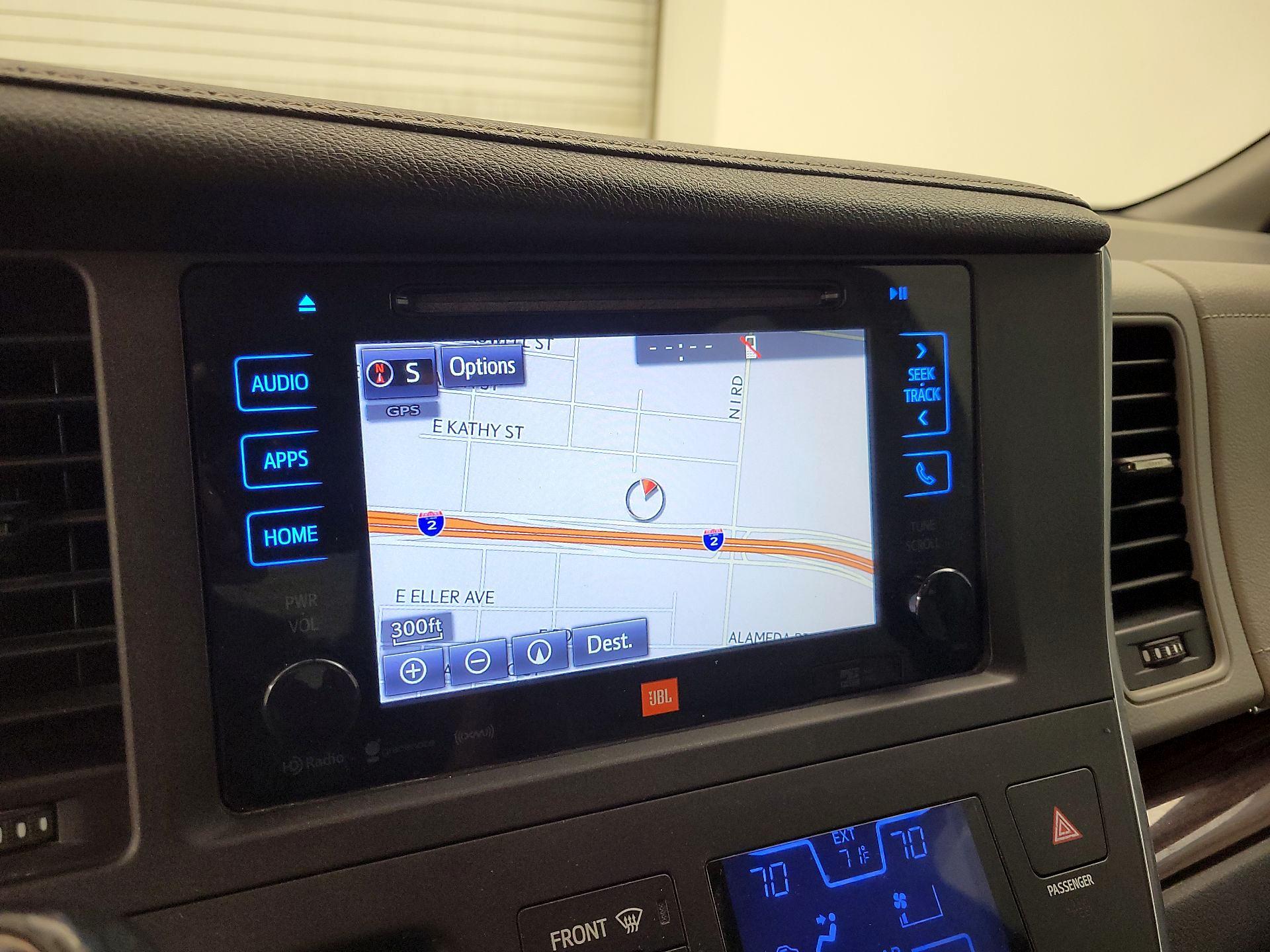 Thumbnail: 2016 Toyota Sienna - 14