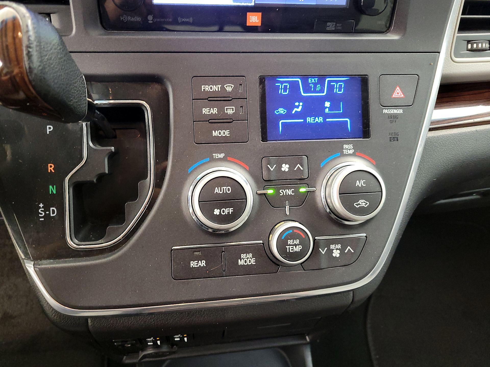 Thumbnail: 2016 Toyota Sienna - 17