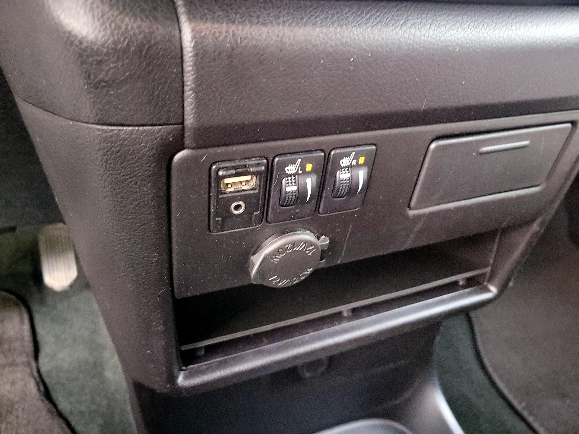 Thumbnail: 2016 Toyota Sienna - 19