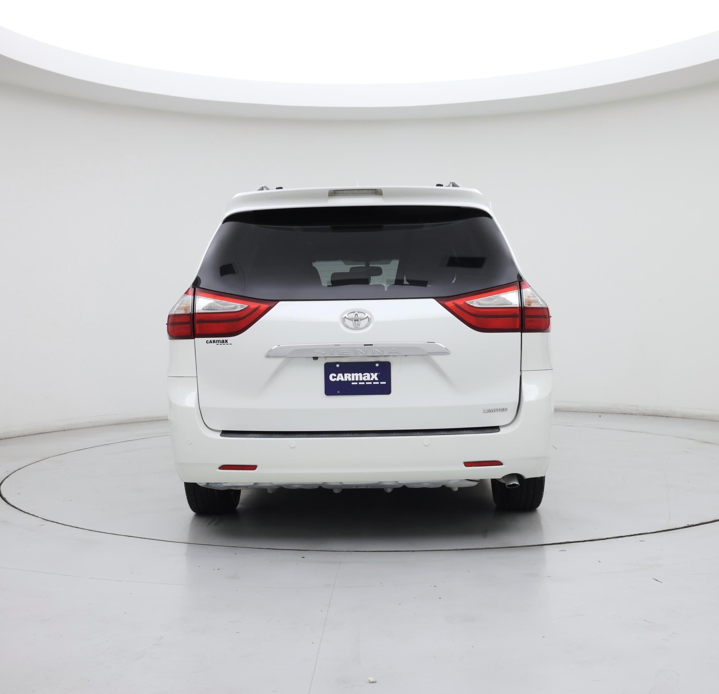 Thumbnail: 2016 Toyota Sienna - 6