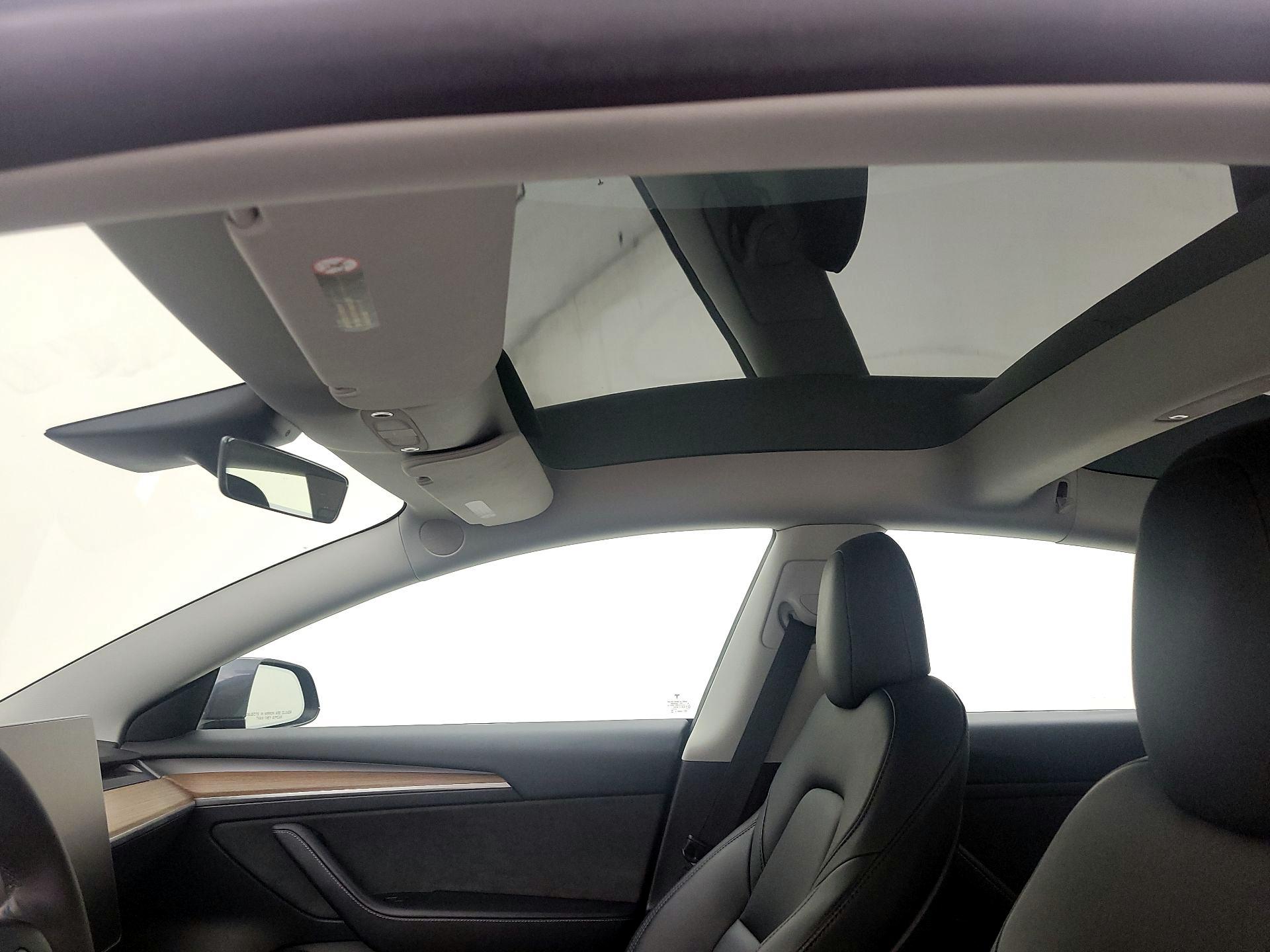 Thumbnail: 2023 Tesla Model 3 - 16