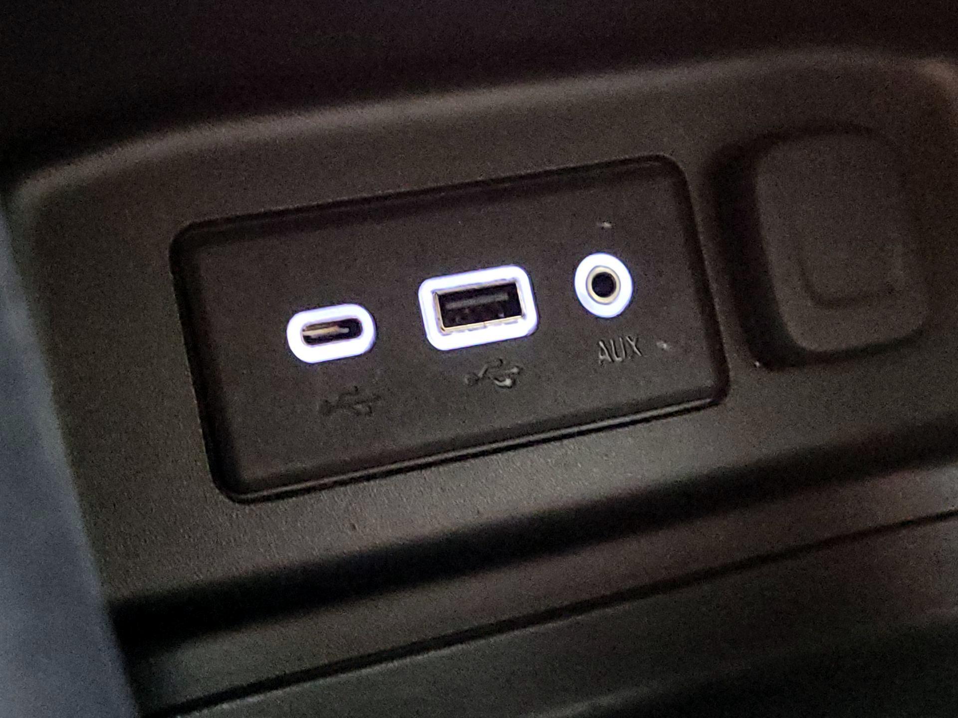 Thumbnail: 2020 Chevrolet Equinox - 16