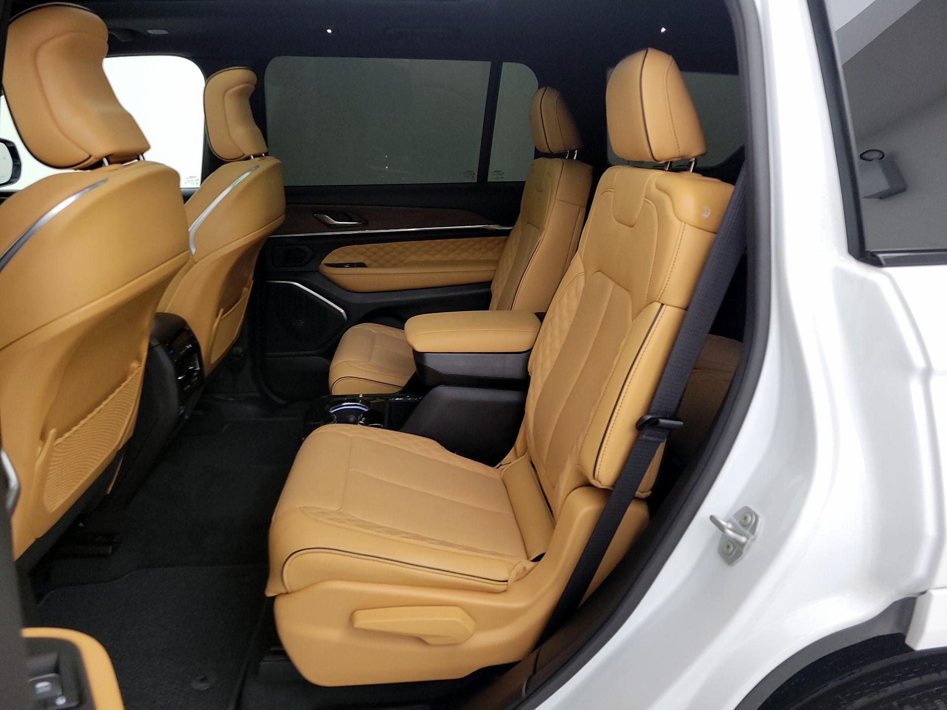 Thumbnail: 2025 Jeep Grand Cherokee L - 19