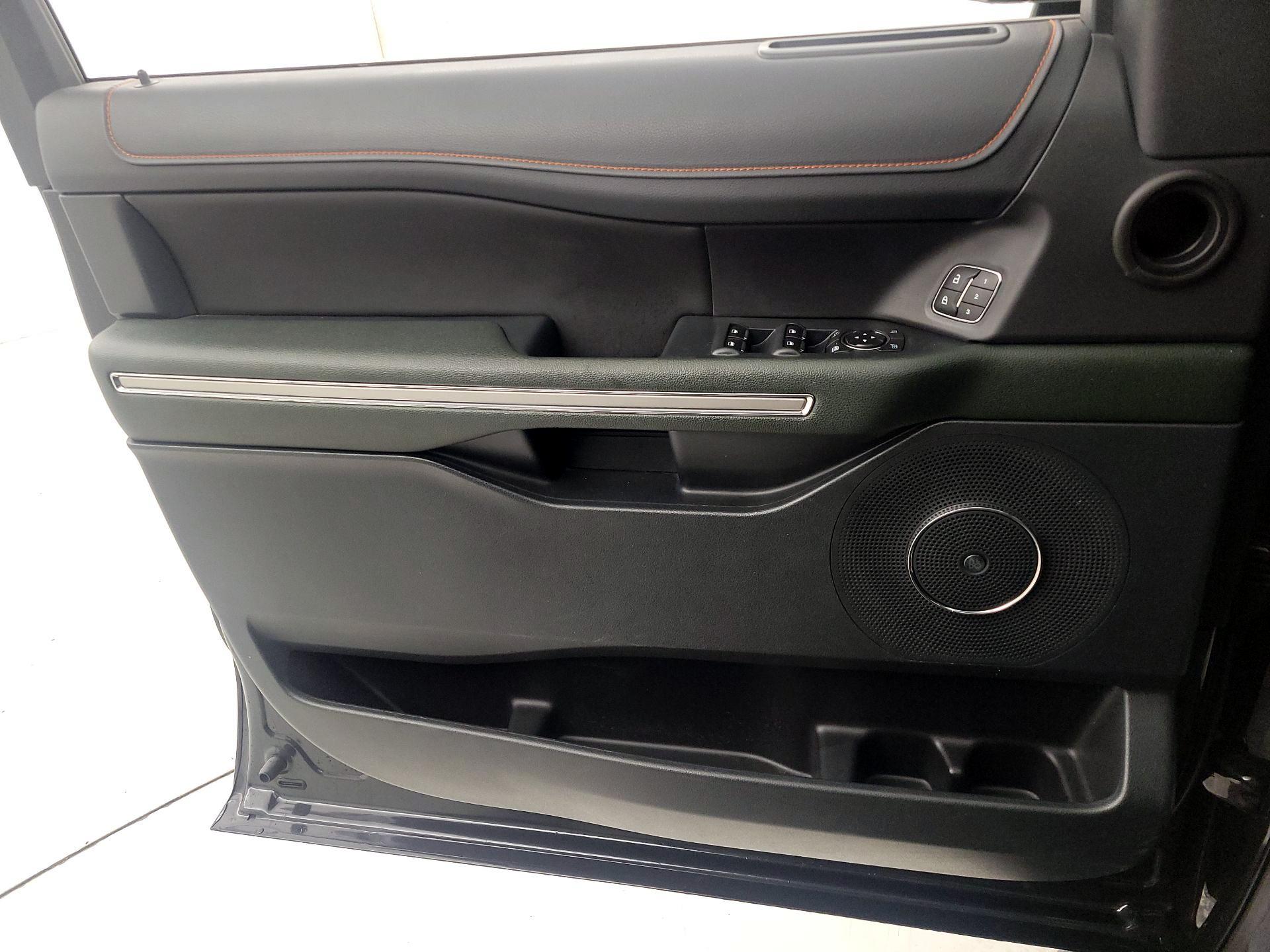 Thumbnail: 2022 Ford Expedition - 10