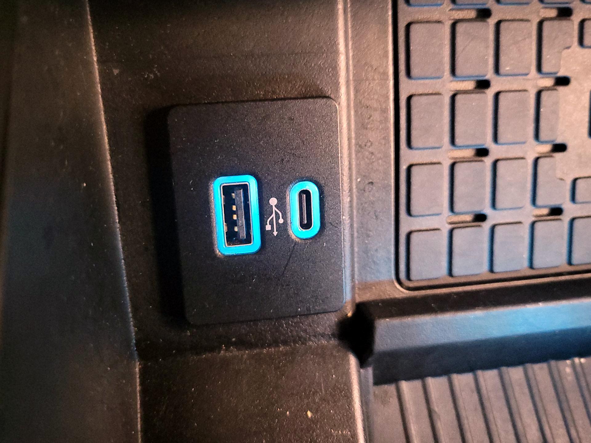 Thumbnail: 2022 Ford Expedition - 17