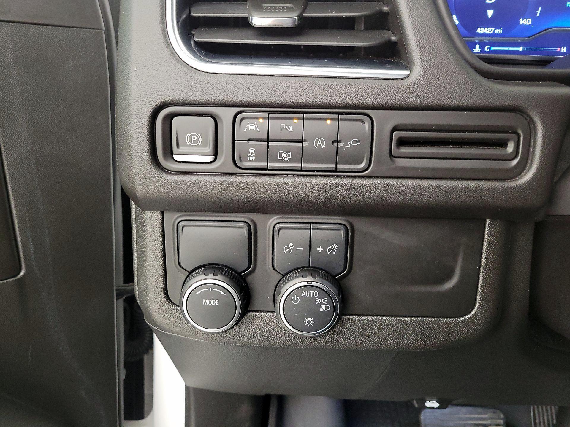 Thumbnail: 2022 Chevrolet Tahoe - 11