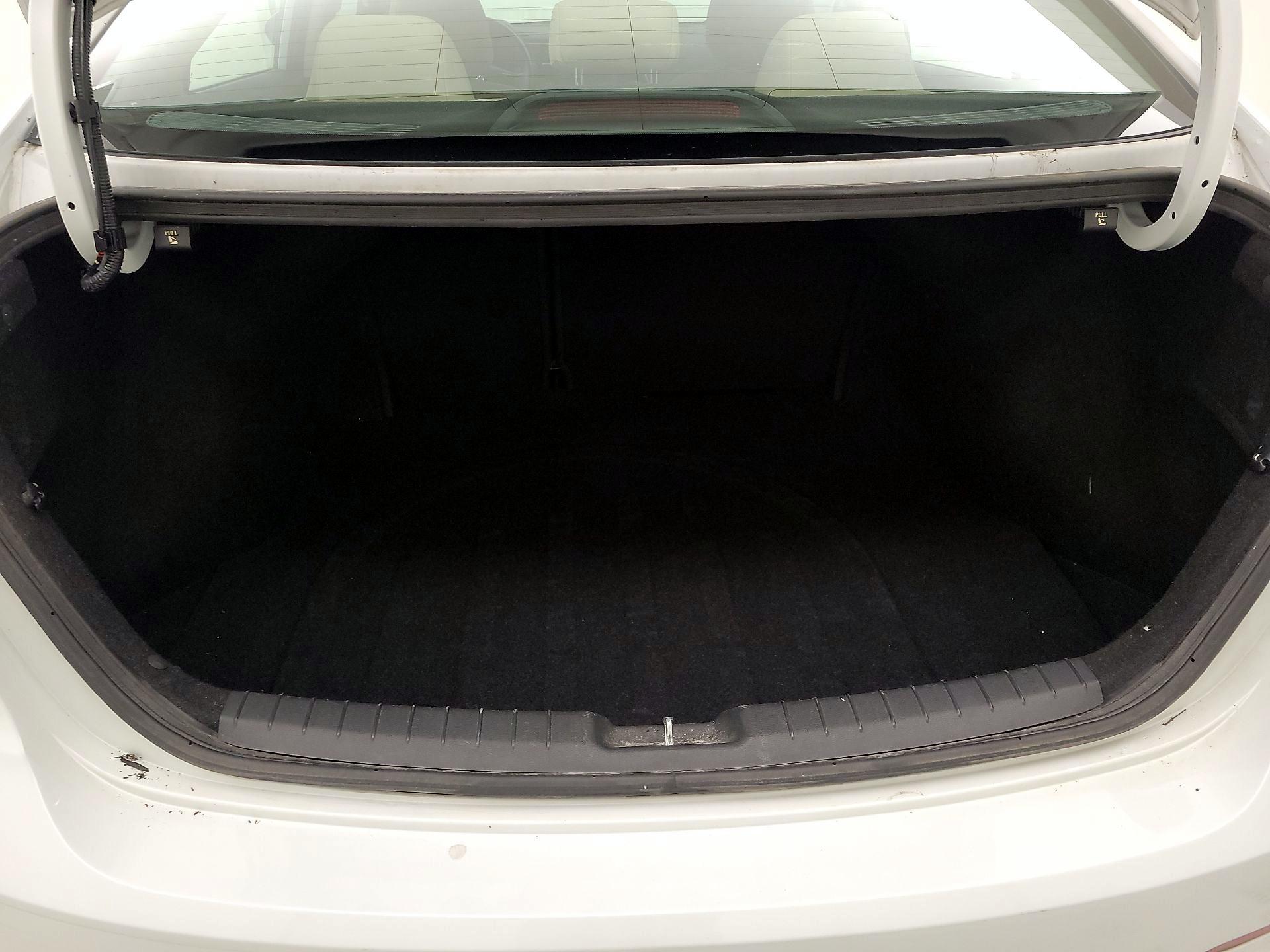 Thumbnail: 2018 Hyundai Elantra - 19