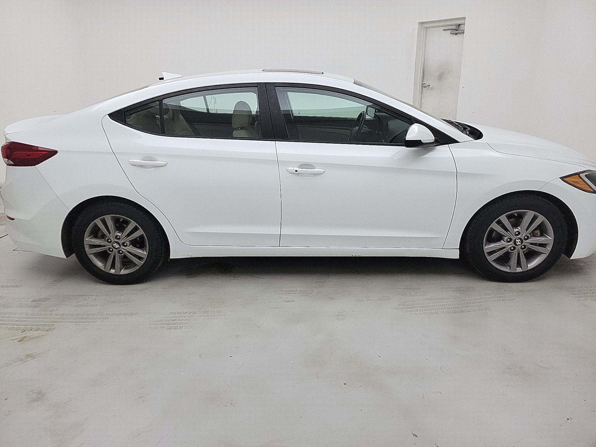 Thumbnail: 2018 Hyundai Elantra - 4