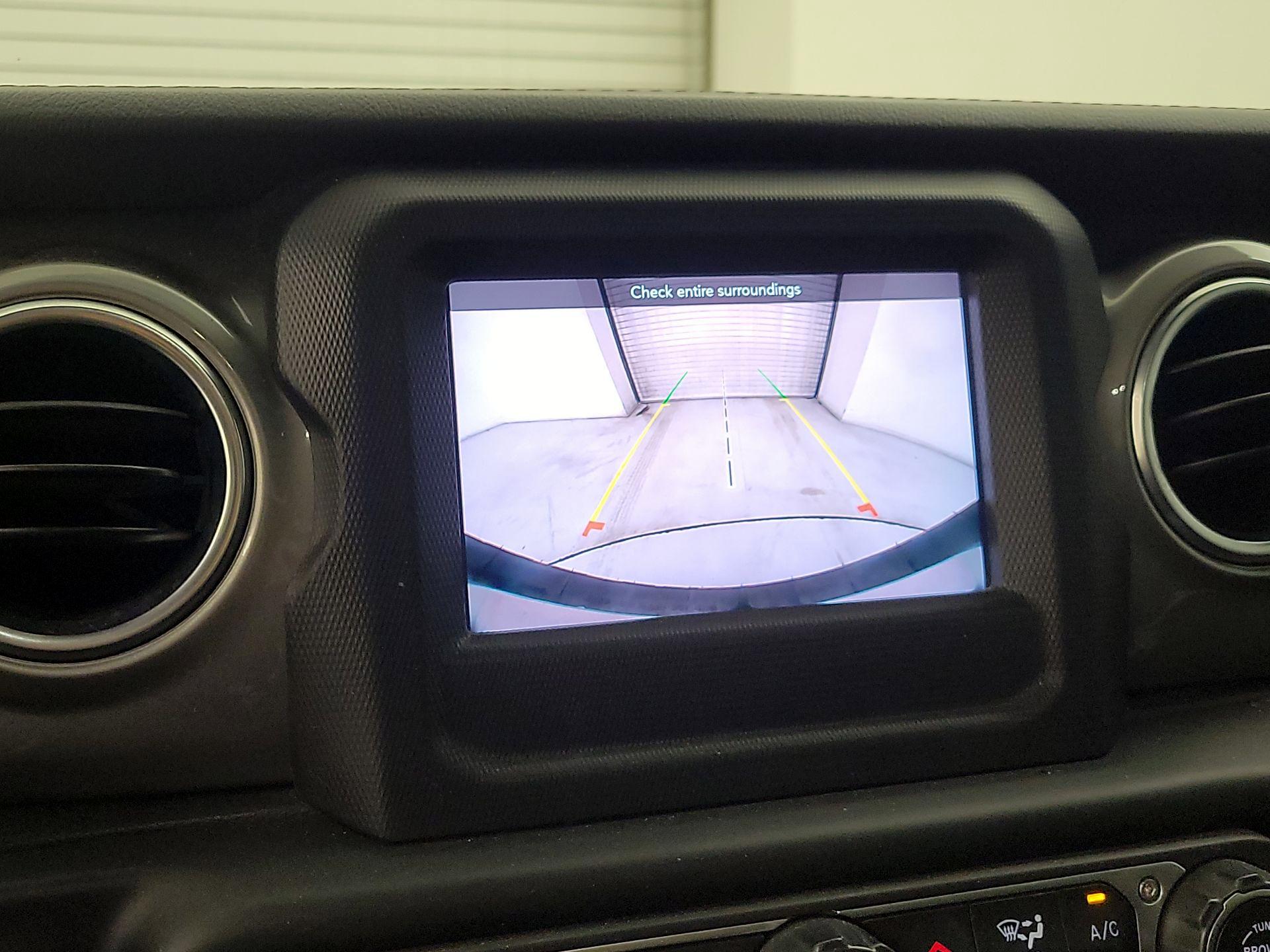 Thumbnail: 2021 Jeep Wrangler - 14