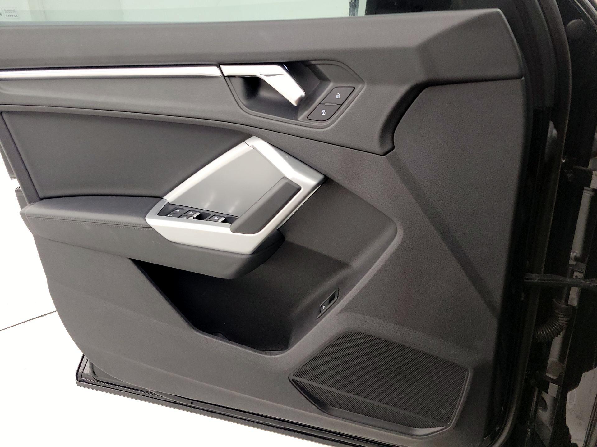 Thumbnail: 2021 Audi Q3 - 12