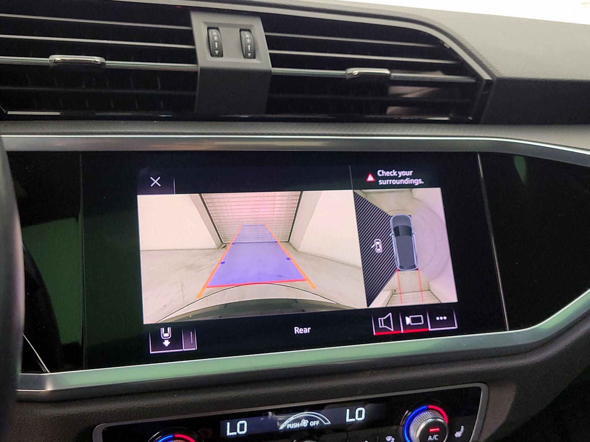 Thumbnail: 2021 Audi Q3 - 14