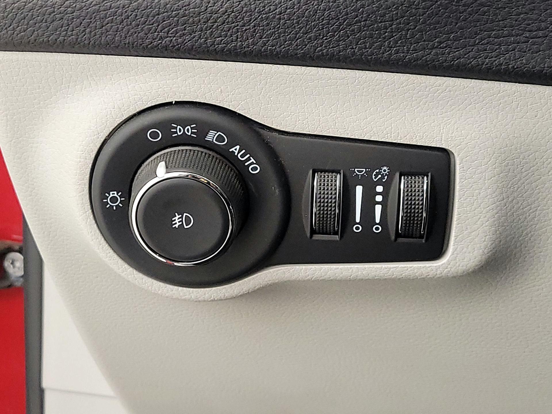 Thumbnail: 2021 Jeep Compass - 13