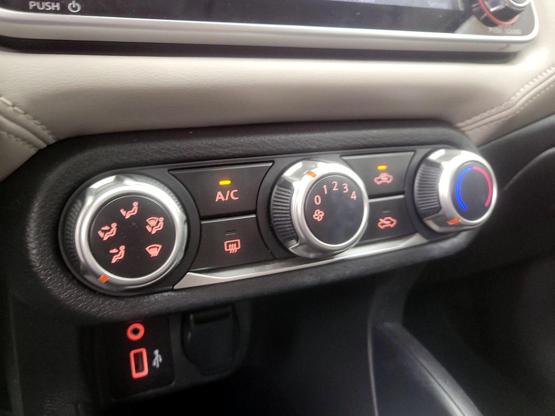 Thumbnail: 2020 Nissan Versa - 15