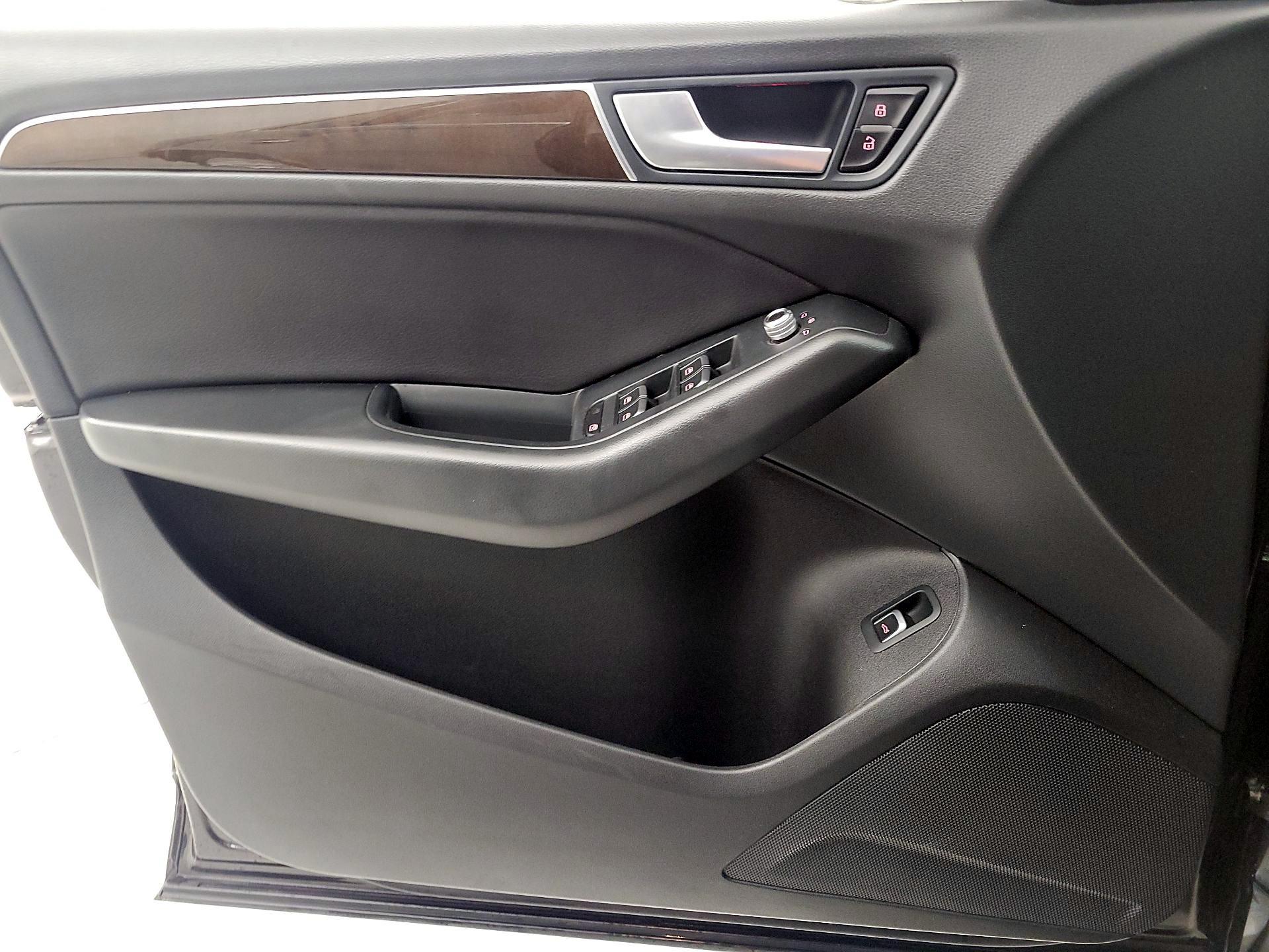 Thumbnail: 2016 Audi Q5 - 12