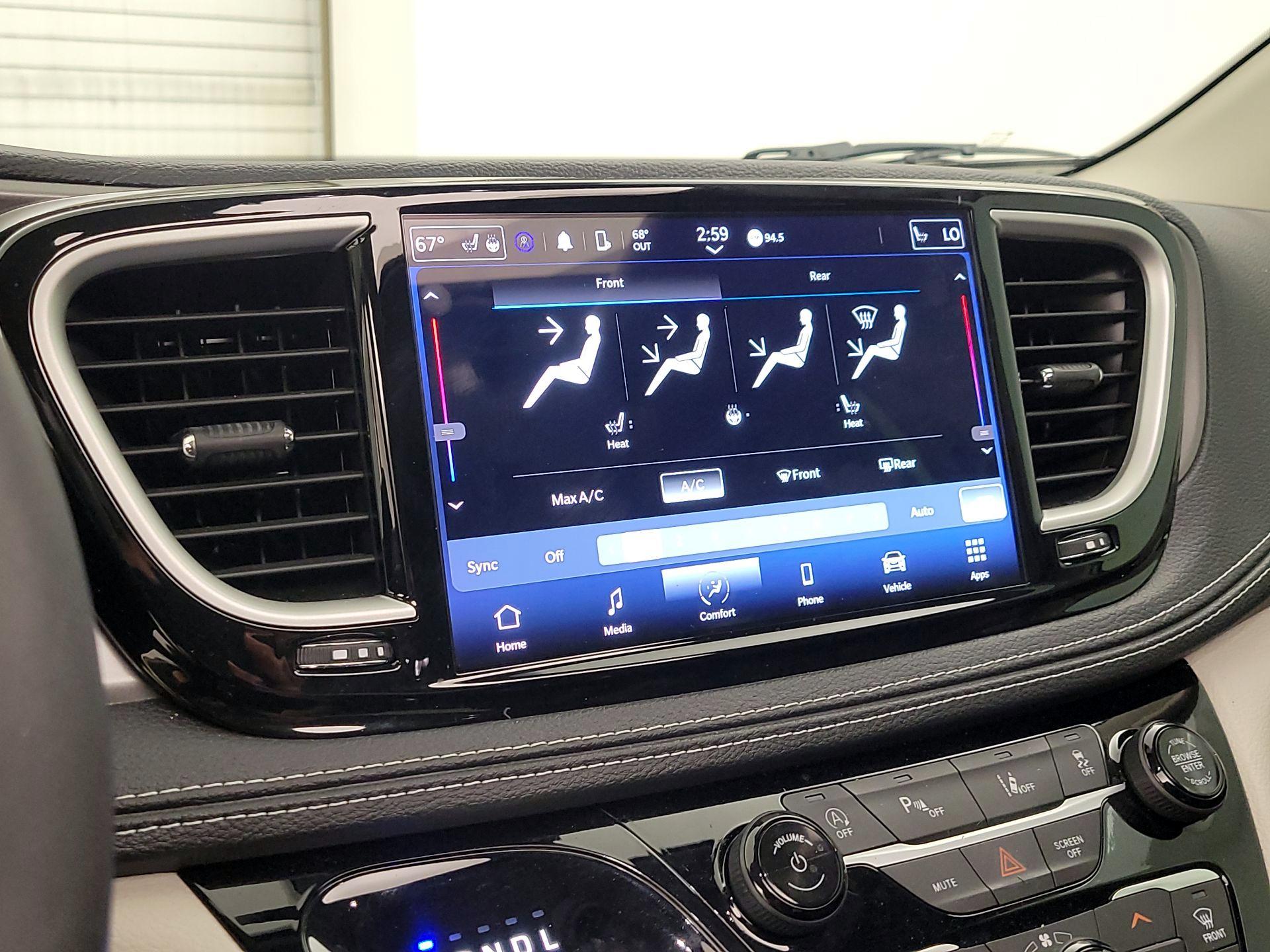 Thumbnail: 2023 Chrysler Pacifica - 16