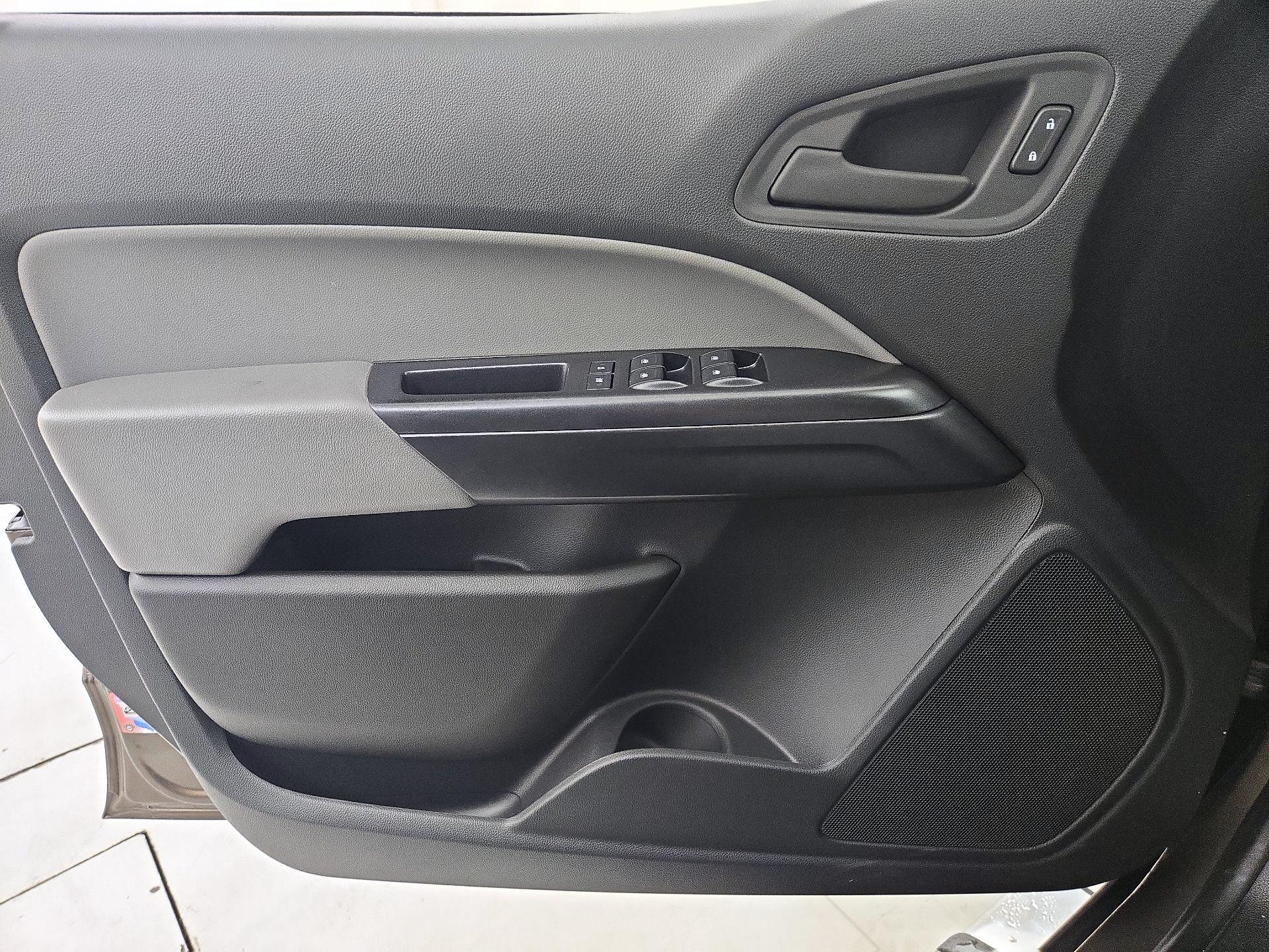 Thumbnail: 2016 GMC Canyon - 12