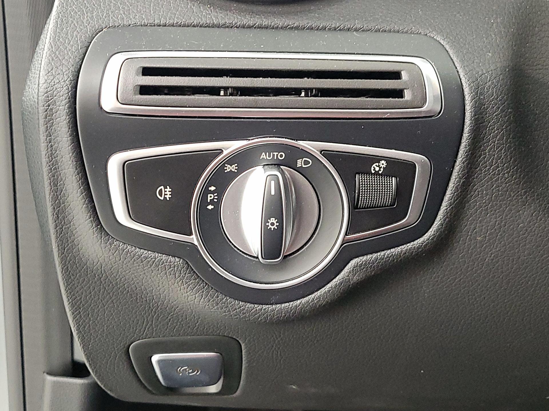 Thumbnail: 2023 Mercedes-Benz C-Class - 13