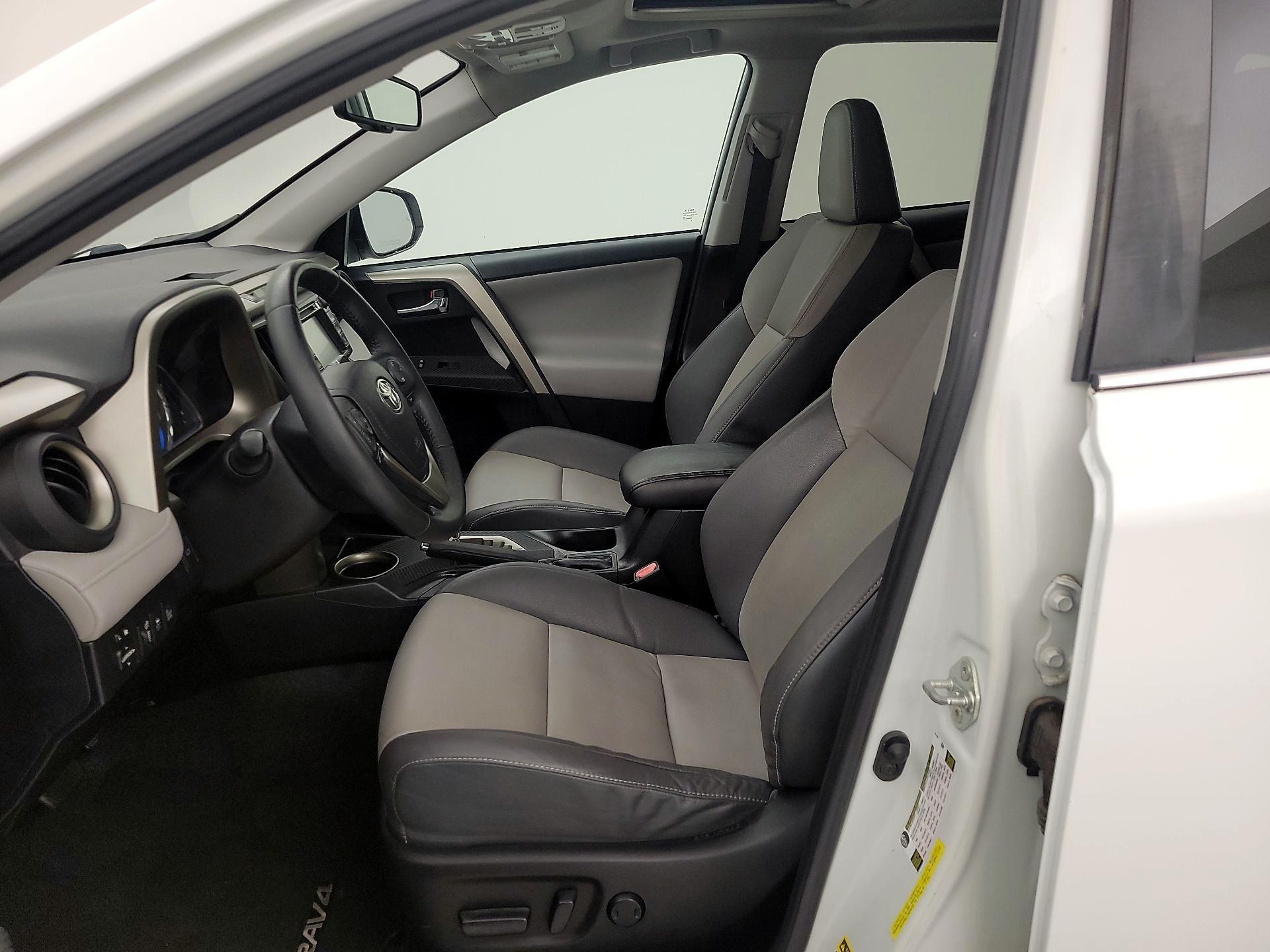 Thumbnail: 2015 Toyota RAV4 - 11