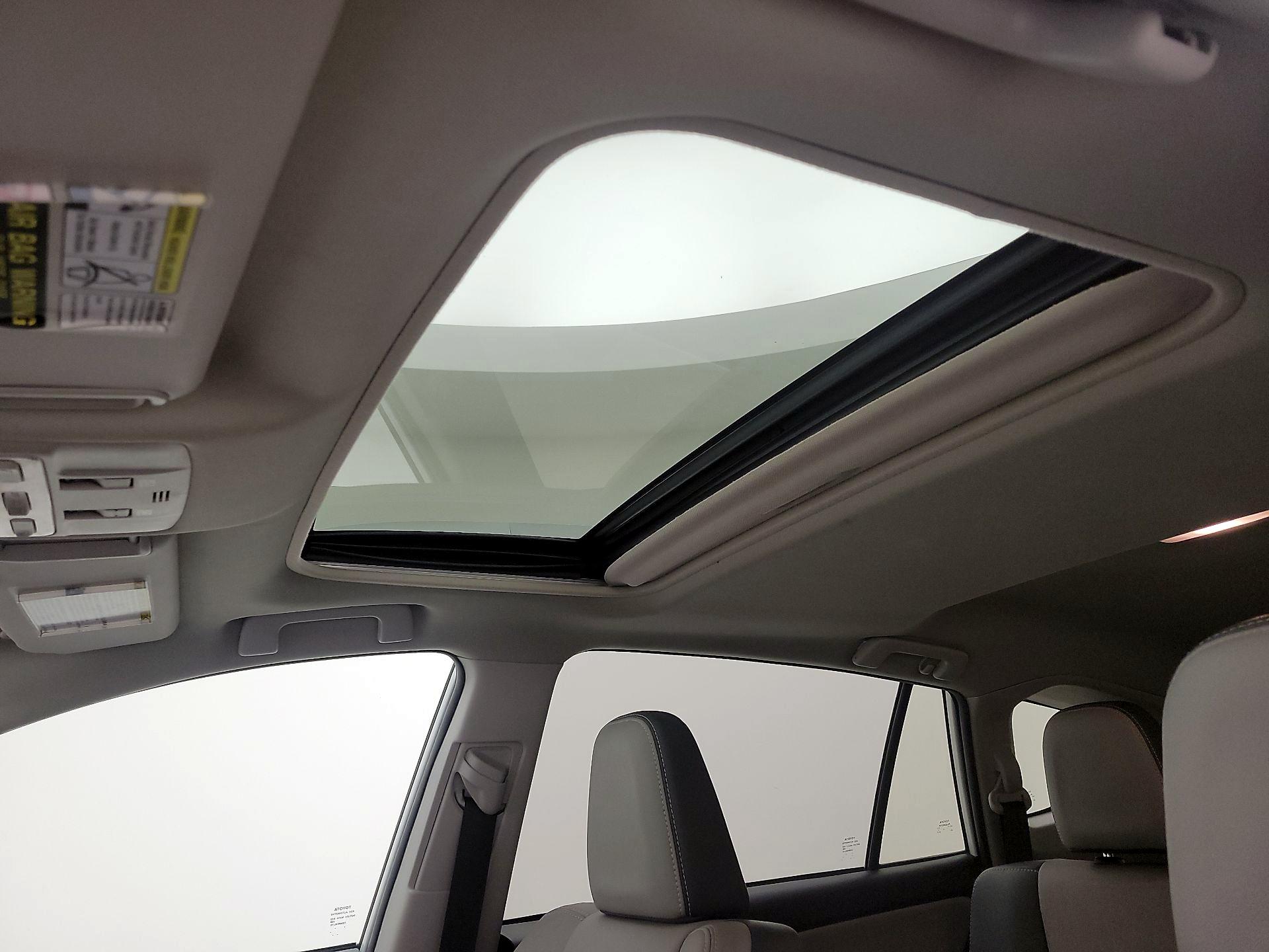 Thumbnail: 2015 Toyota RAV4 - 20