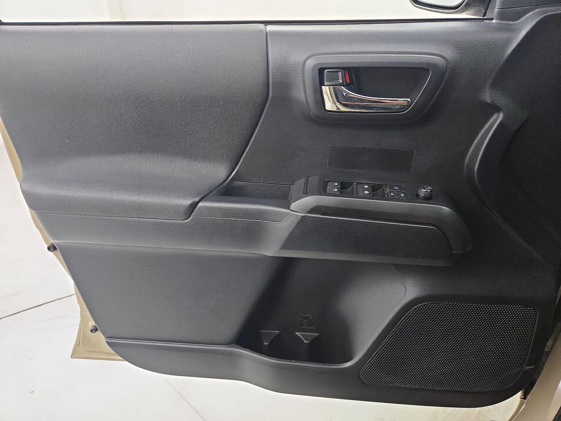 Thumbnail: 2019 Toyota Tacoma - 12